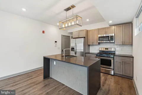 419 W Berks Street Unit 1, Philadelphia, PA MLS: PAPH2472048