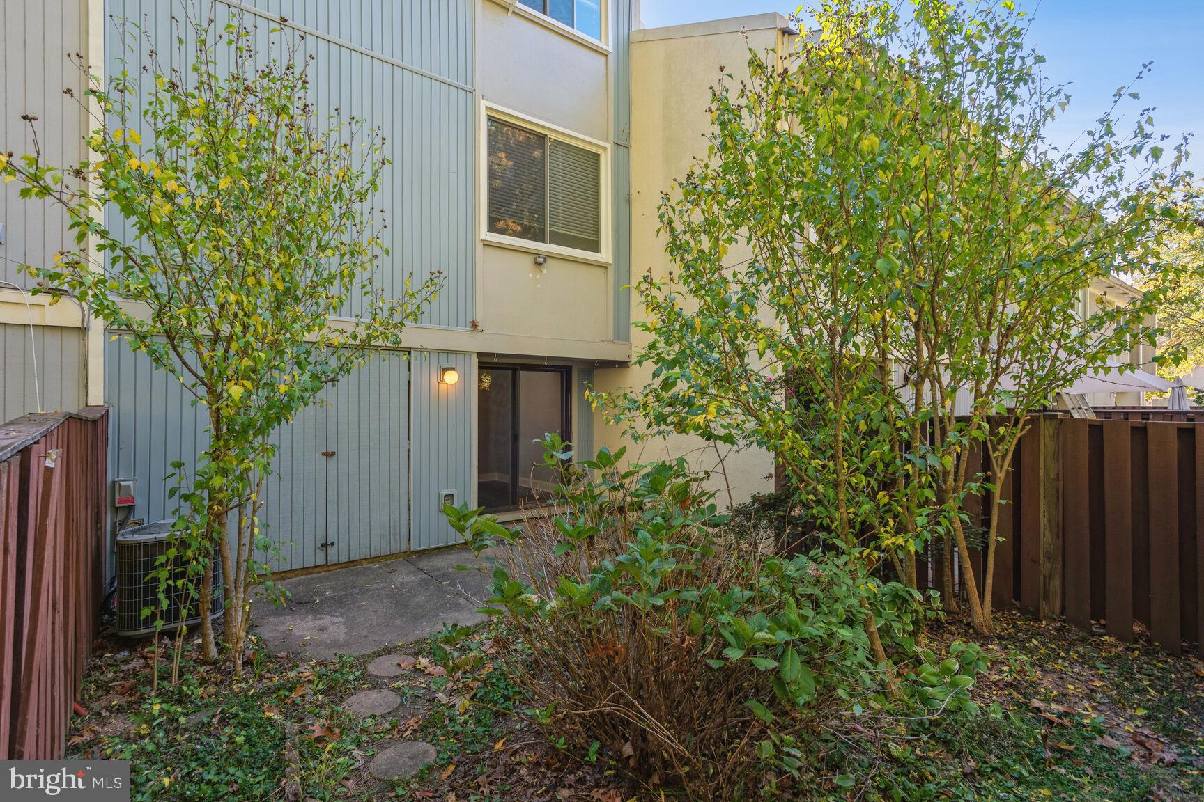 SOUTHGATE SQUARE CLUSTER - Residential Lease