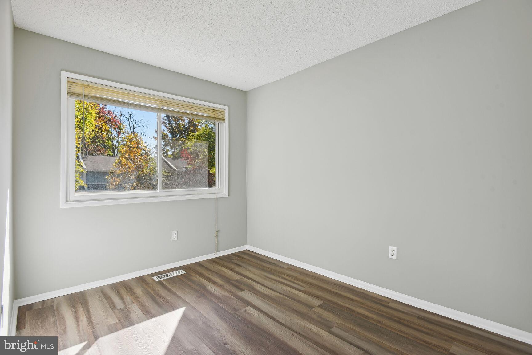 SOUTHGATE SQUARE CLUSTER - Residential Lease