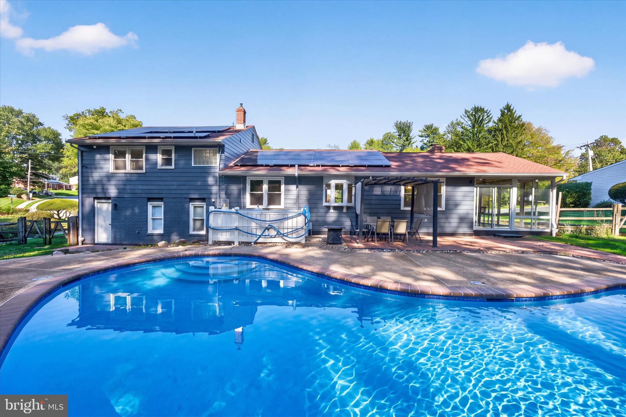 405 COUNTRY CLUB DRIVE