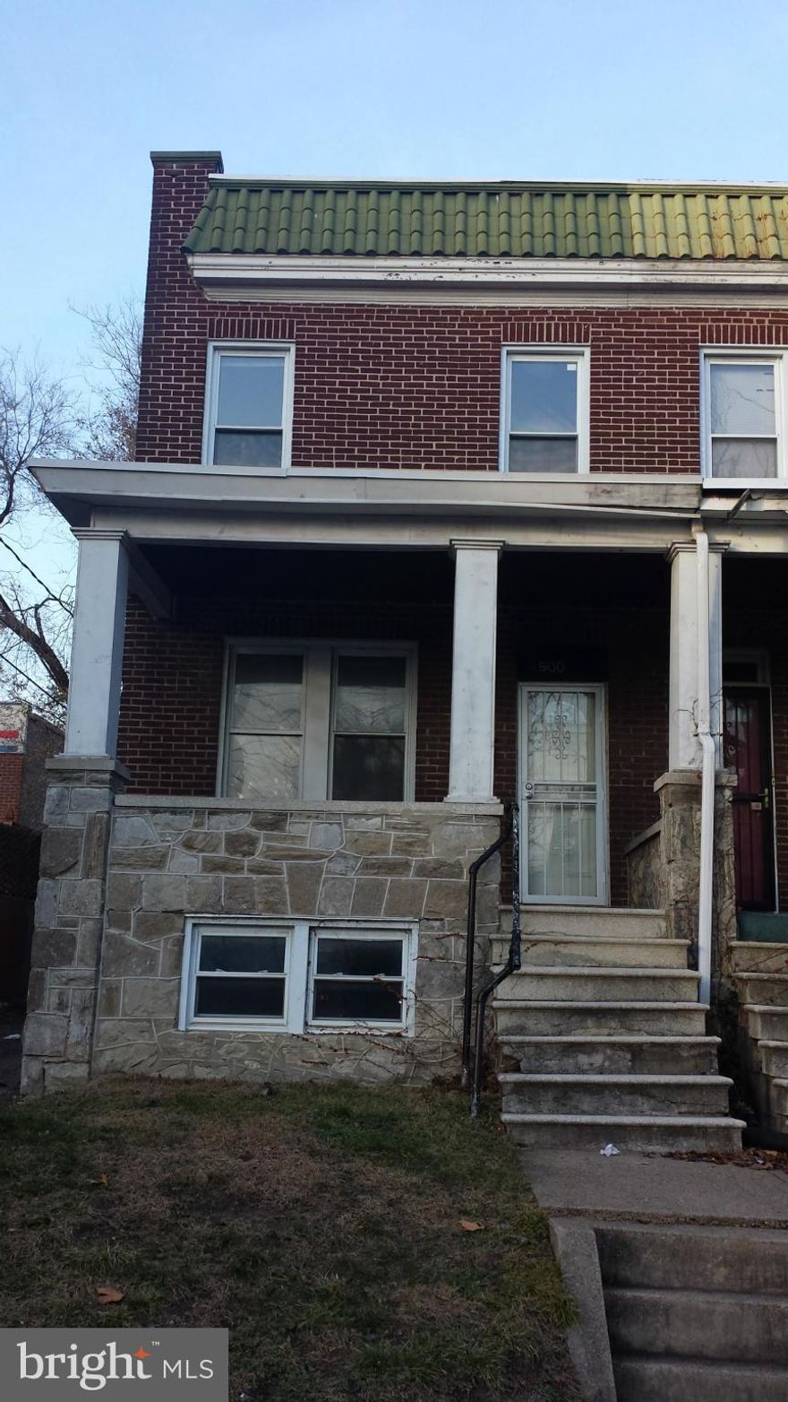 "Bank Owned Bargain!" Must see inside and out - great fixer upper with lots of living area and a finished lower level area as well. 3 decent sized bedrooms - Large and open living room. This home has lots of potential. Take a look and bring your best offer!