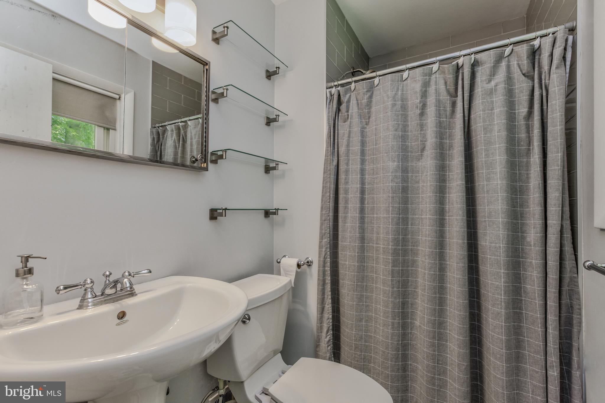 ROCK CREEK MANOR - Residential