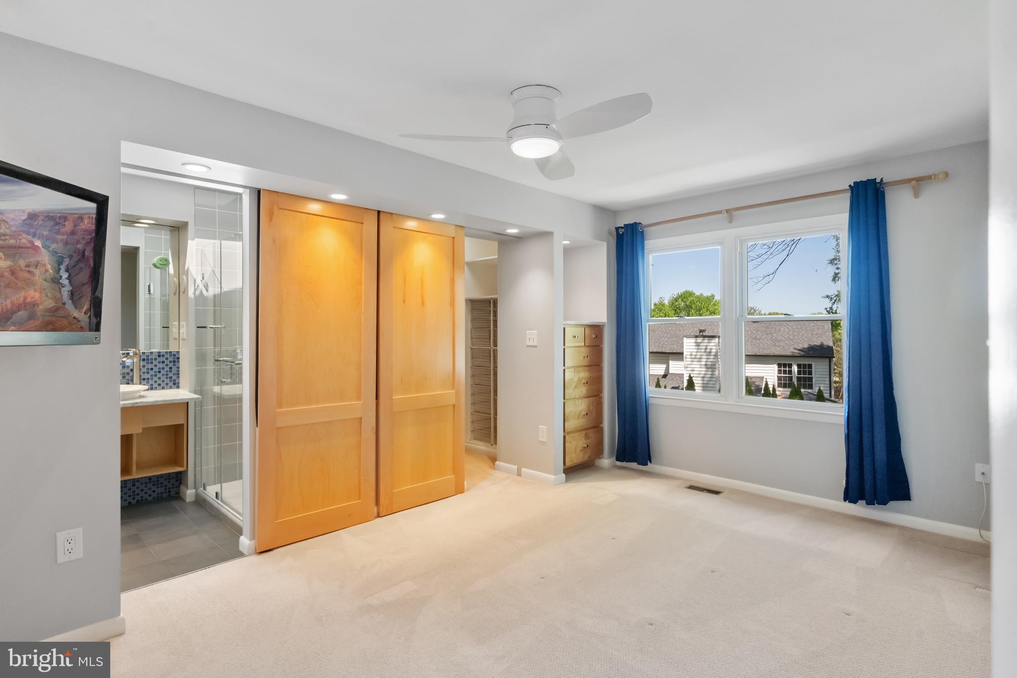 KINGSTON CHASE - Residential