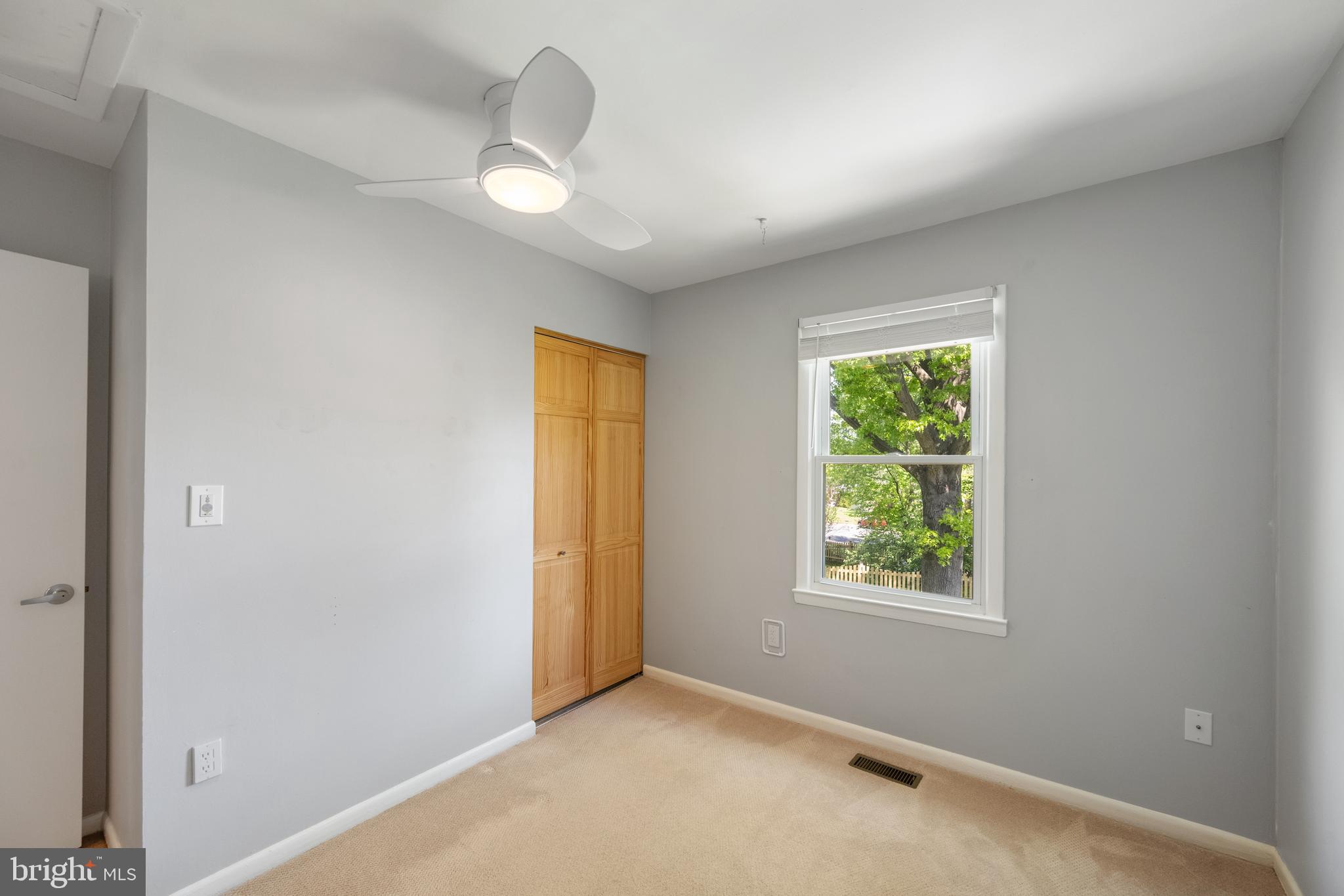 KINGSTON CHASE - Residential