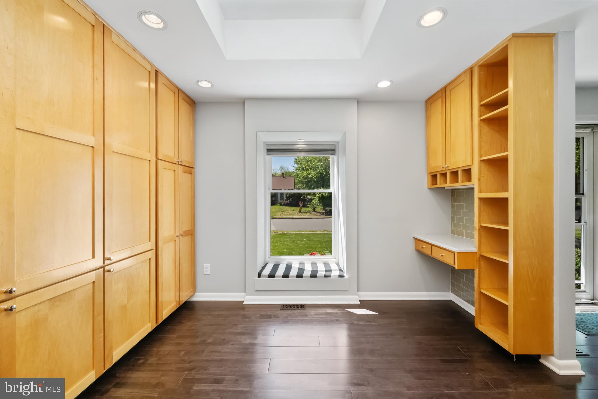 KINGSTON CHASE - Residential