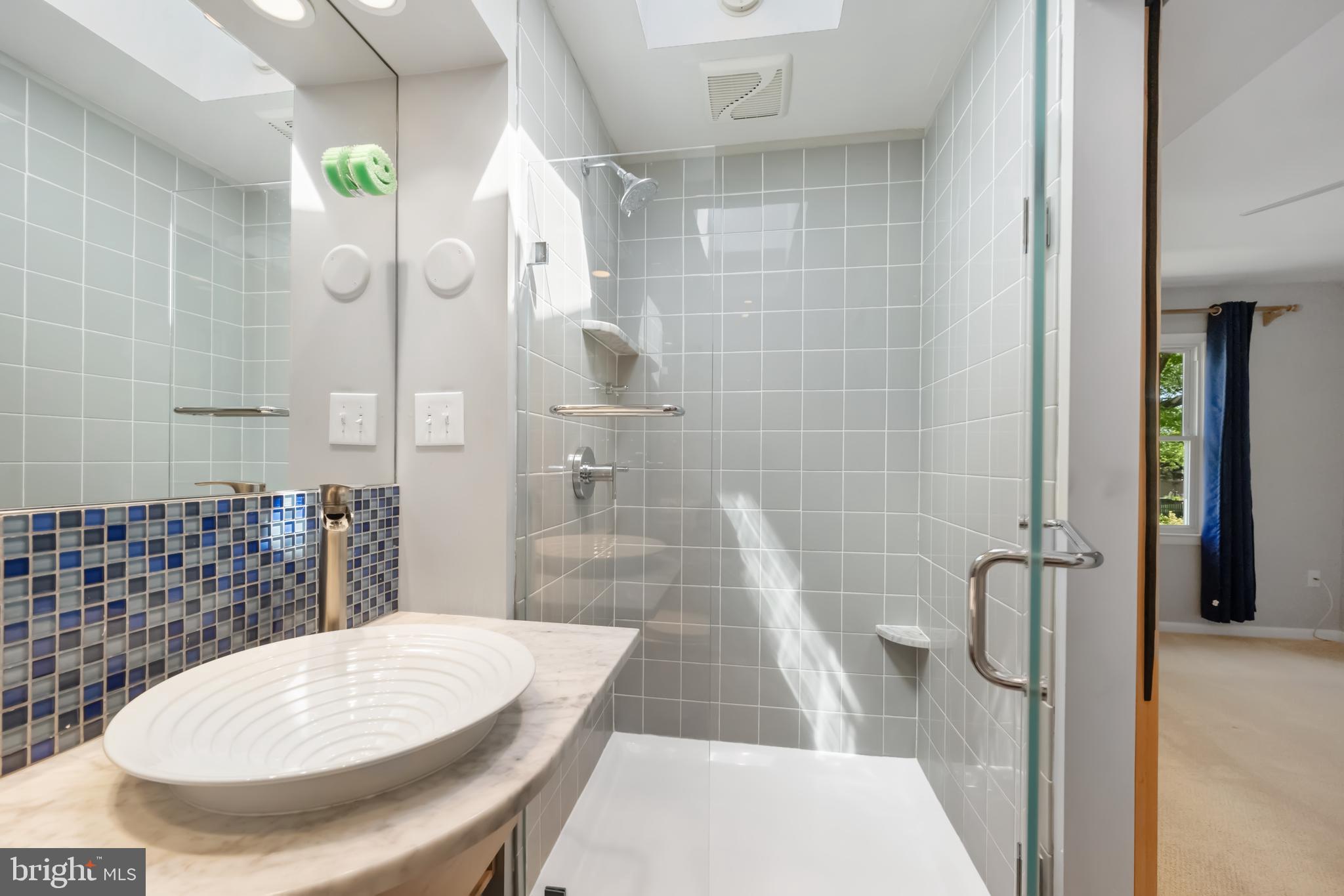 KINGSTON CHASE - Residential