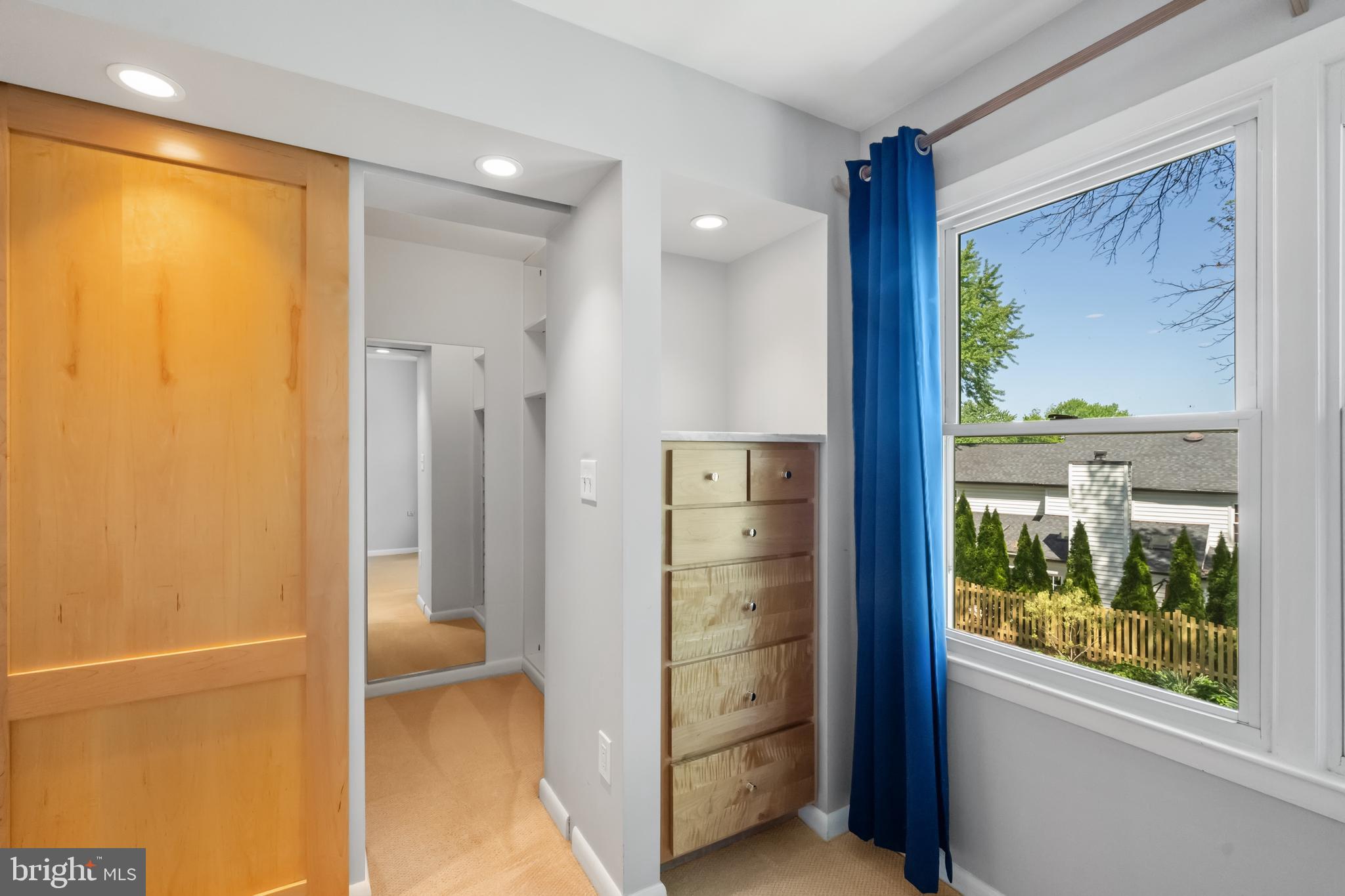 KINGSTON CHASE - Residential