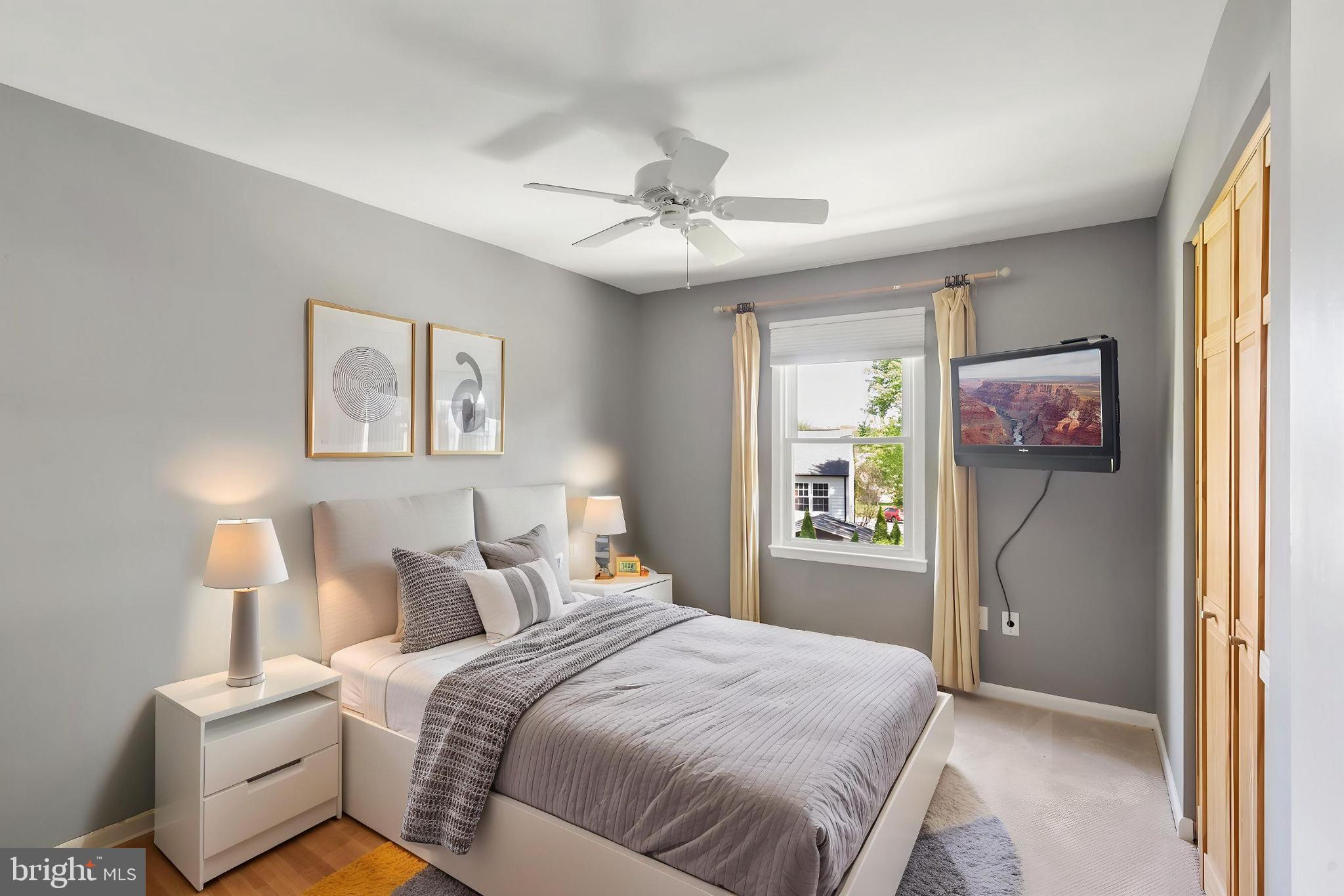 KINGSTON CHASE - Residential