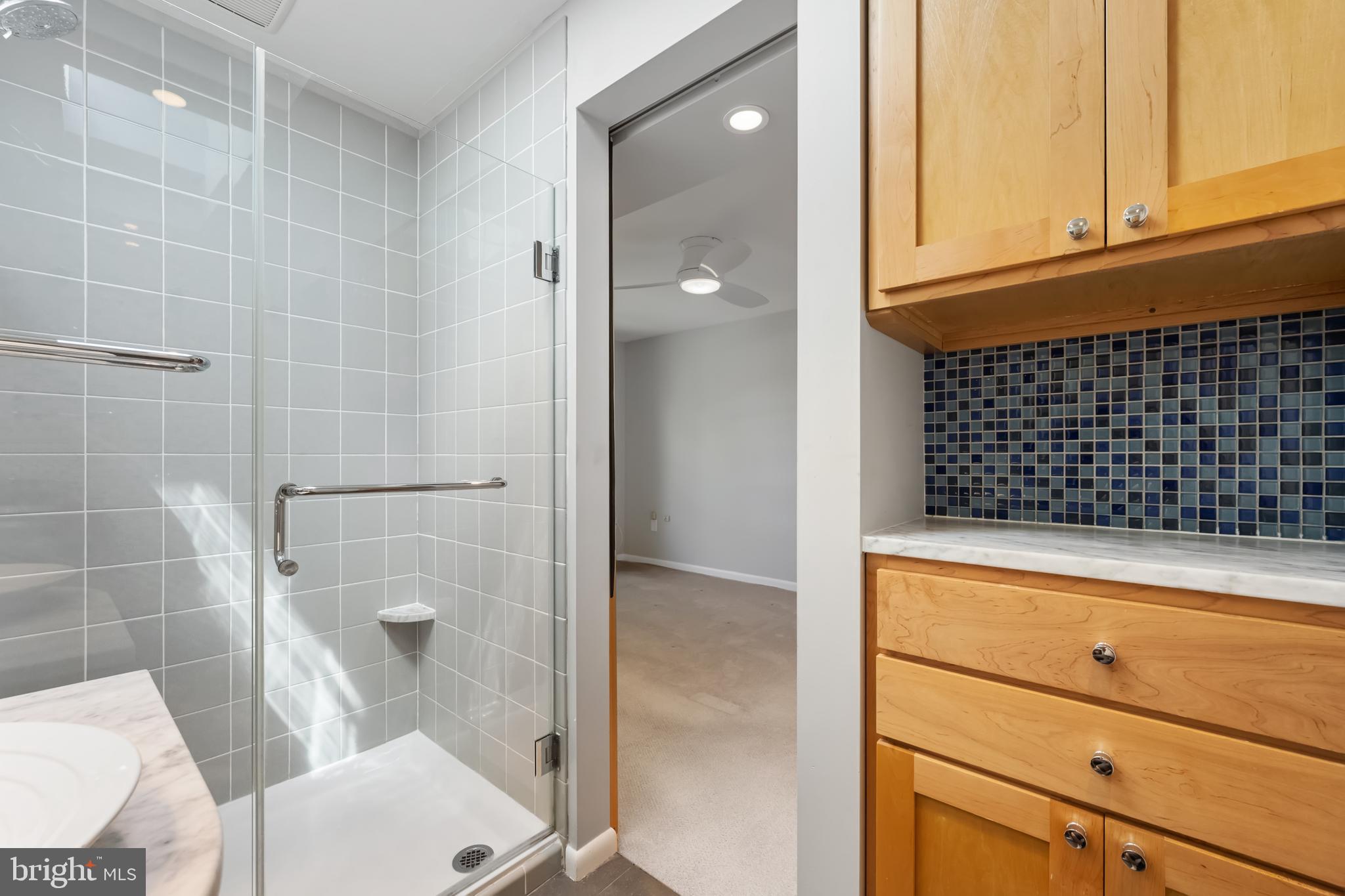 KINGSTON CHASE - Residential