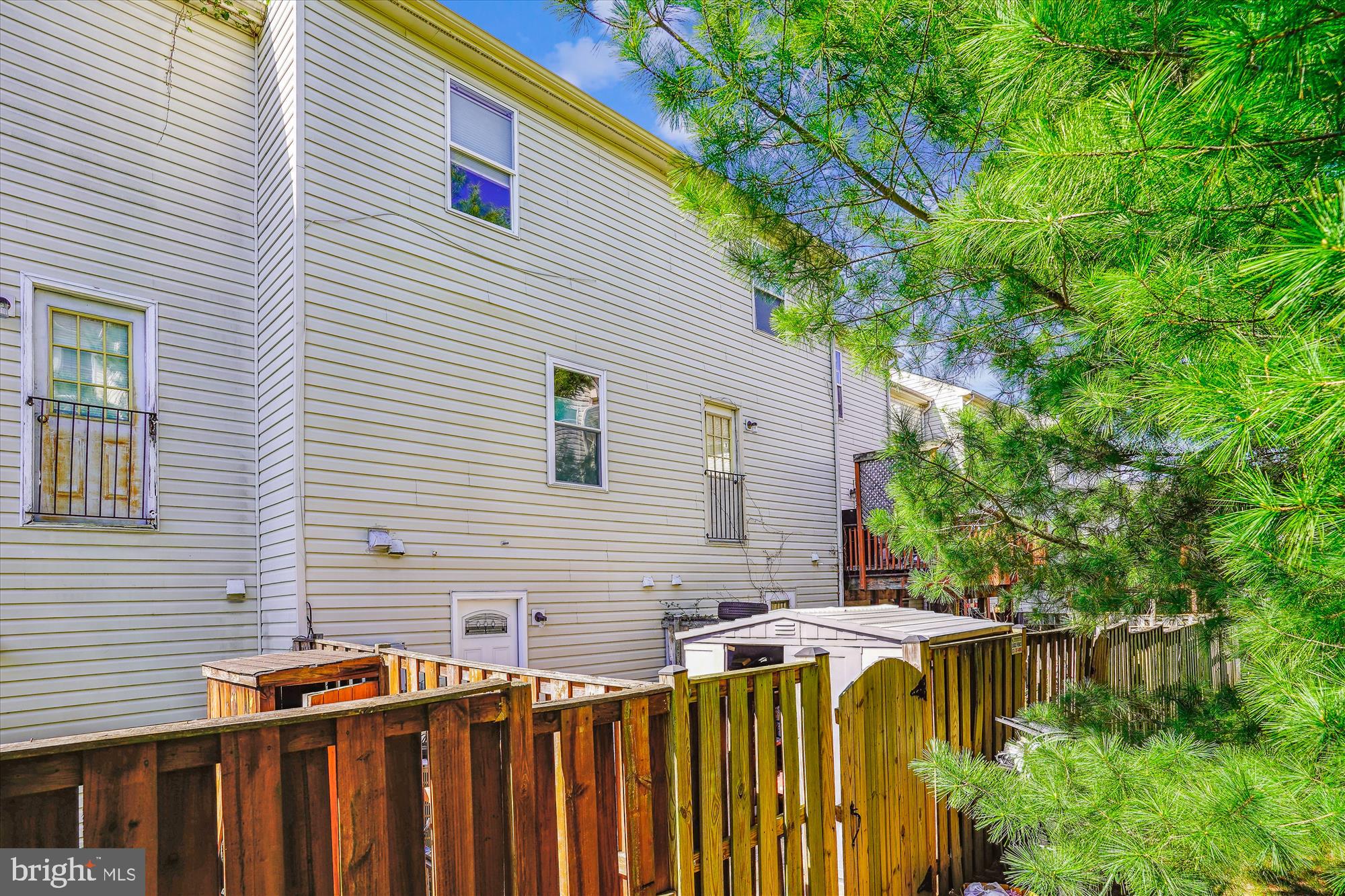2557 PETER JEFFERSON LANE