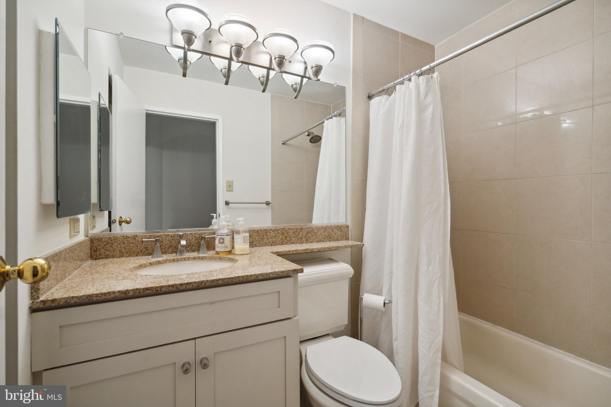 FITLER SQUARE - Residential Lease