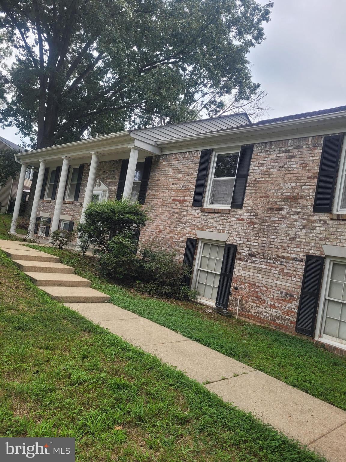 11801 FAIRGREEN LANE