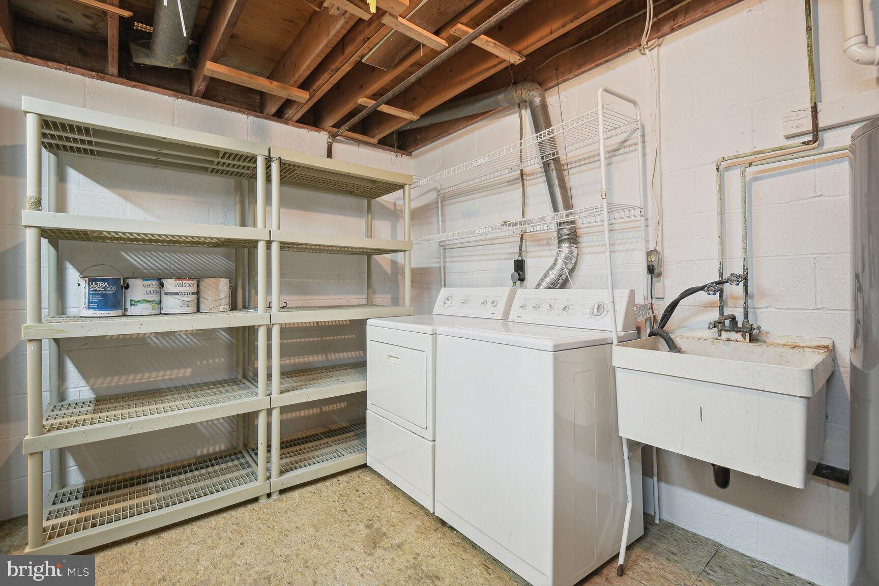 ROCKSHIRE TOWNHOMES - Residential