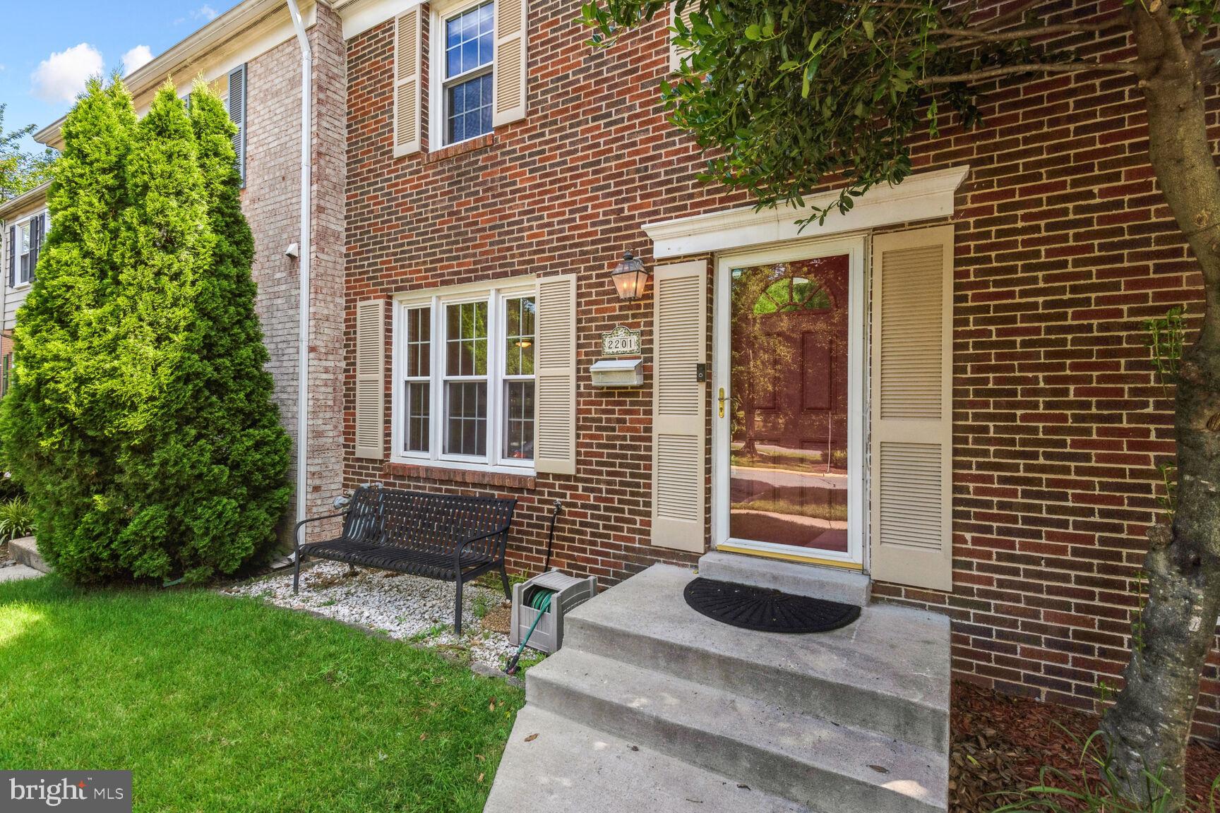 ROCKSHIRE TOWNHOMES - Residential