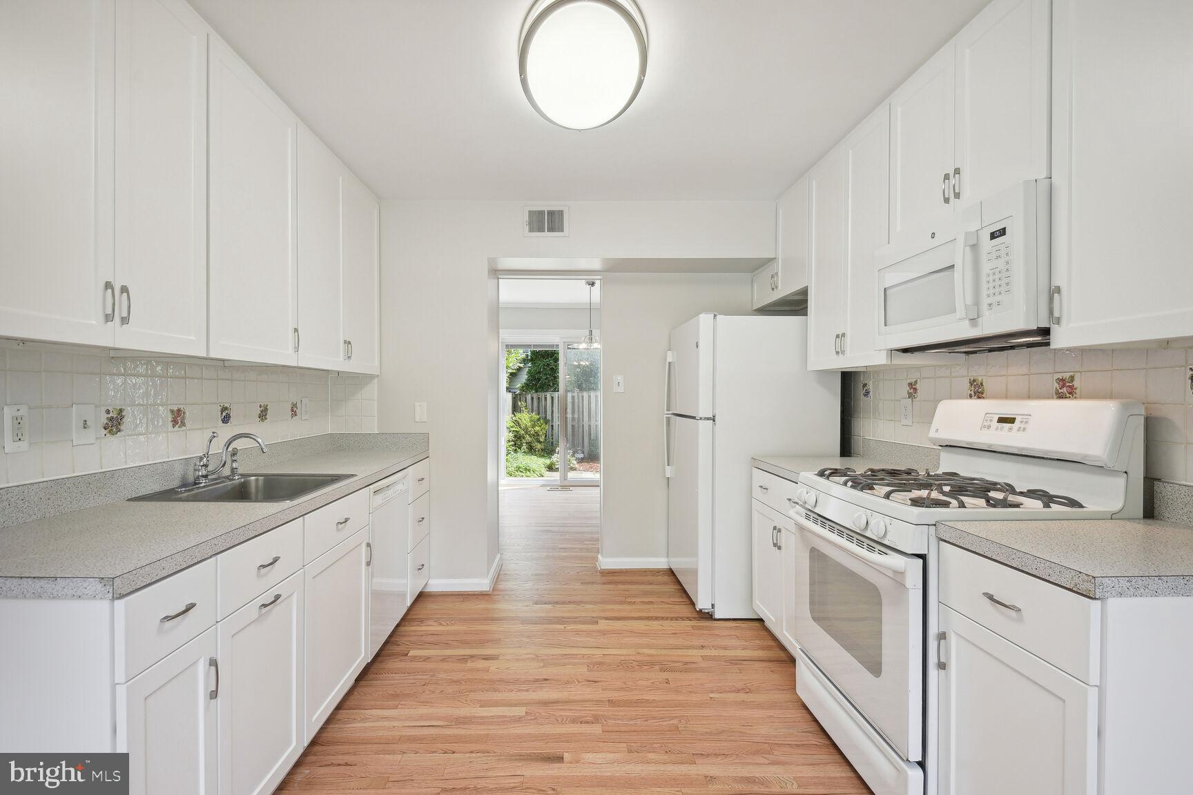 ROCKSHIRE TOWNHOMES - Residential