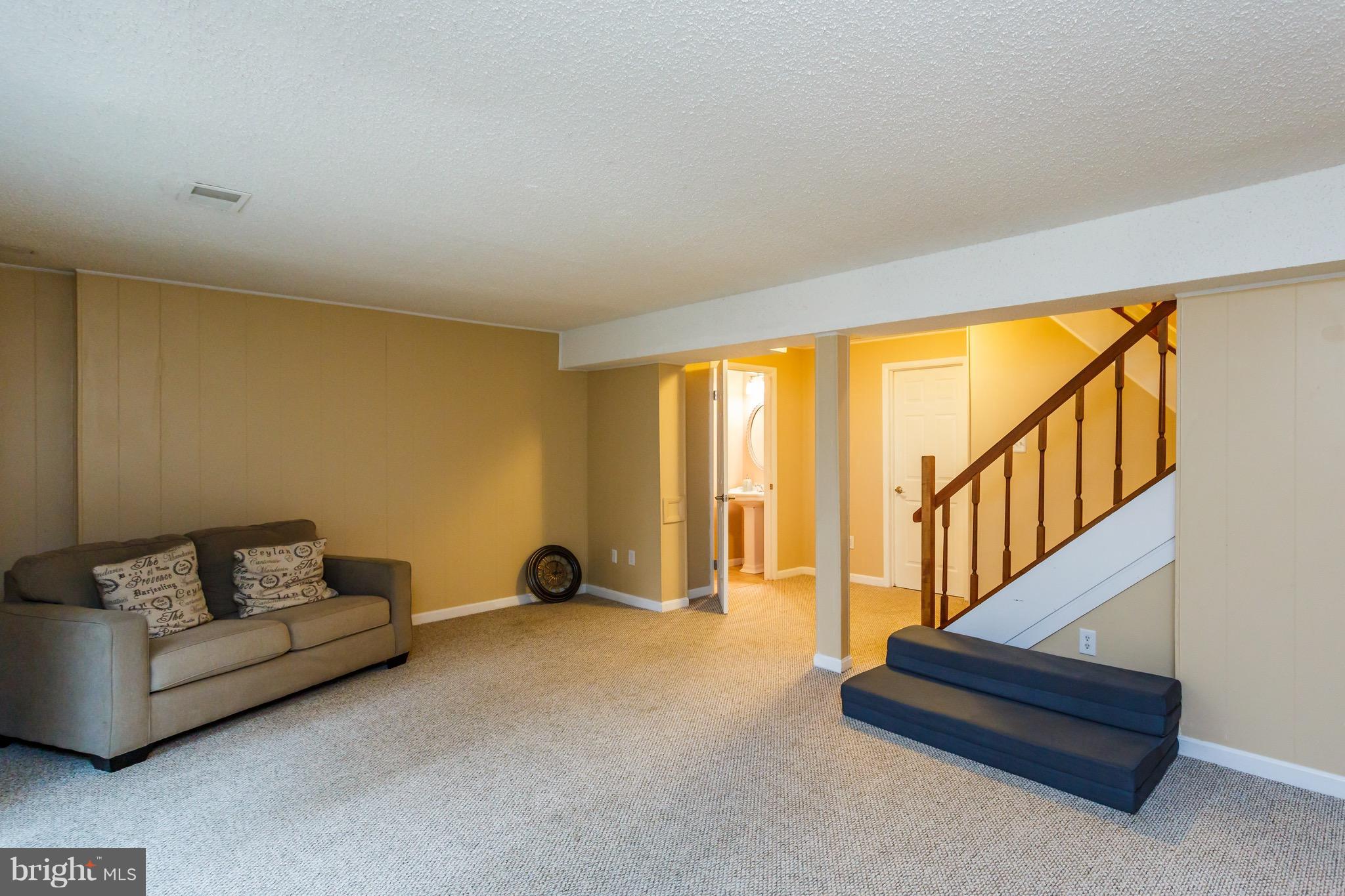 NEWINGTON FOREST - Residential Lease