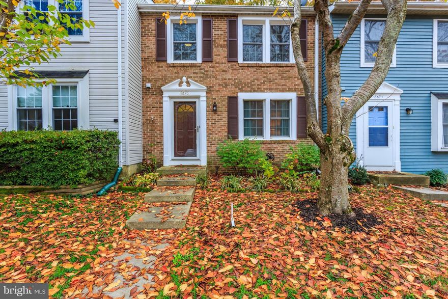 Bright and clean upgraded townhome with elegant lighting. -Spacious living room w/ hard wood floors, built in bookcase w/loads of natural light.   Ceramic tile floor in the Dining room & Kitchen that overlooks huge fenced backyard with patio. Granite counter tops in the kitchen w/loads of cabinet and counter space MBR has walk in closet and elegant bathroom. LL Rec room with SEP laundry area.