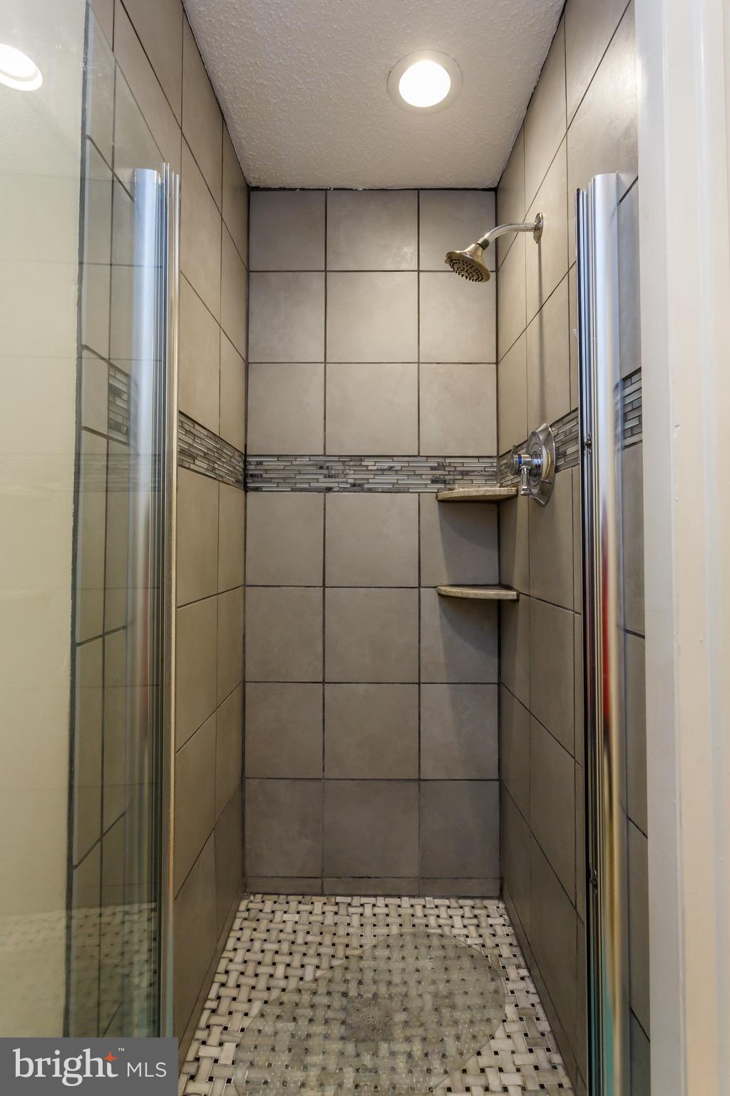 NEWINGTON FOREST - Residential Lease