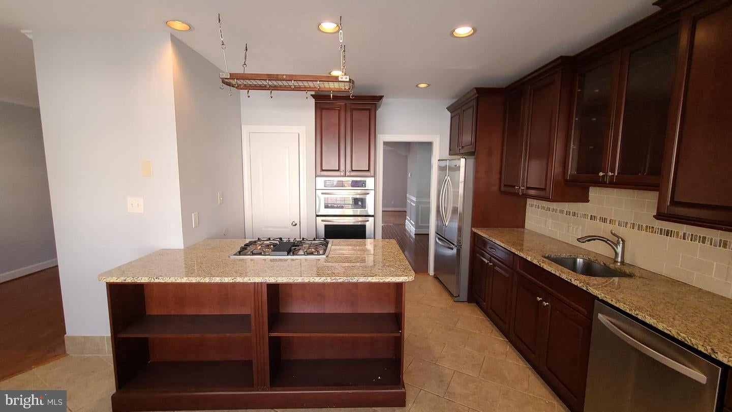 8172 MADRILLON COURT