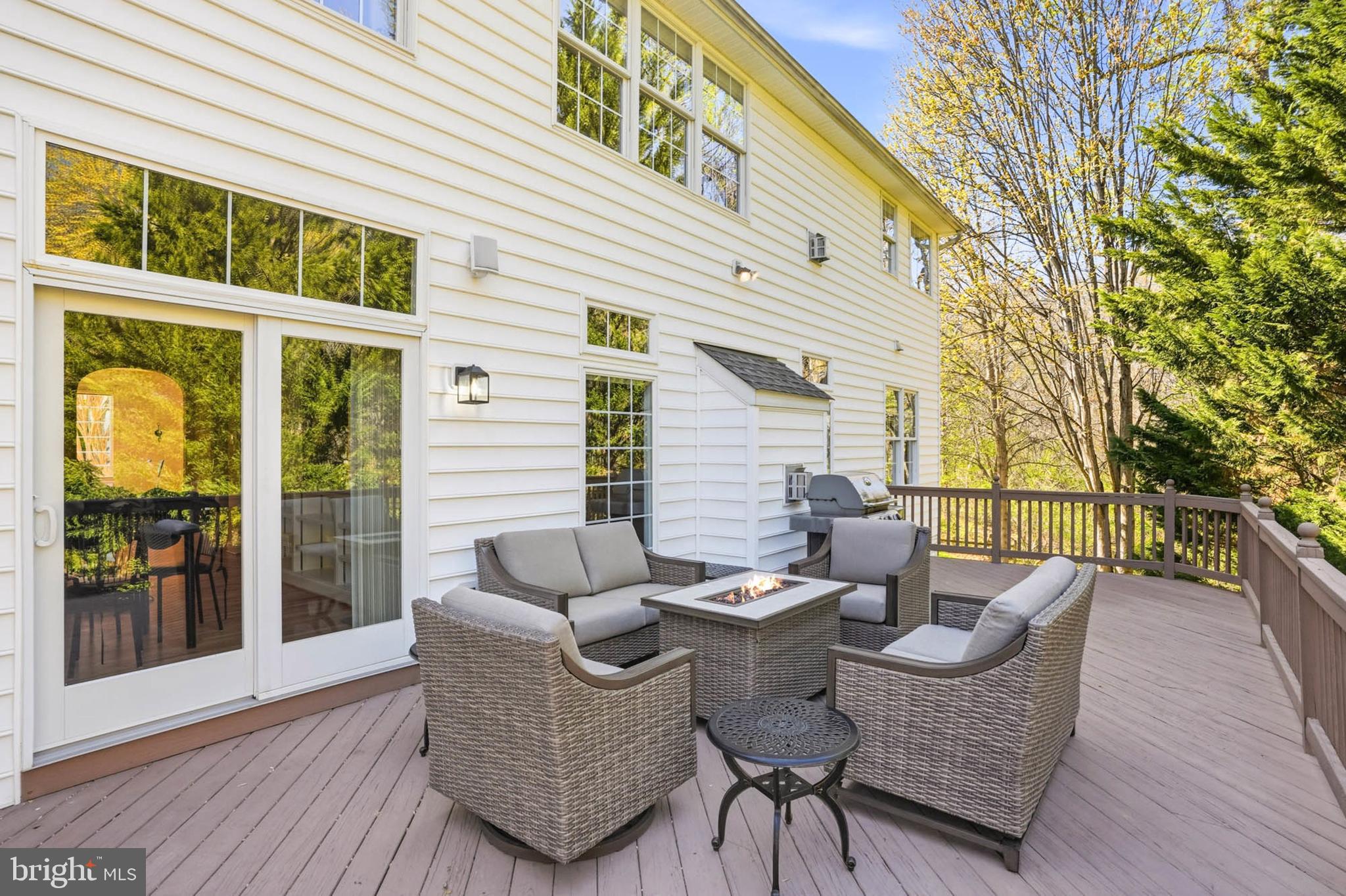 VILLAGE OF RIVER HILL - Residential