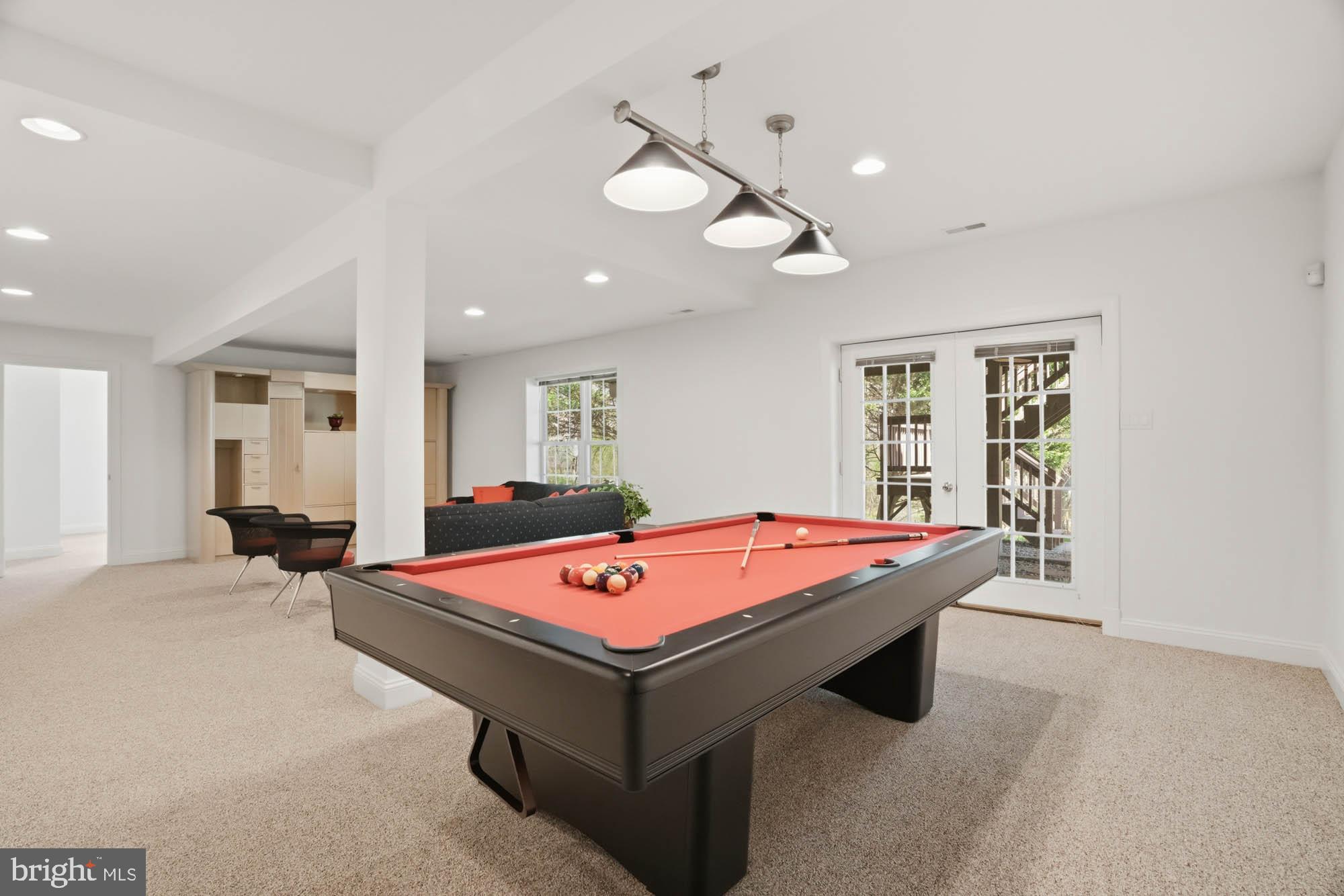 VILLAGE OF RIVER HILL - Residential