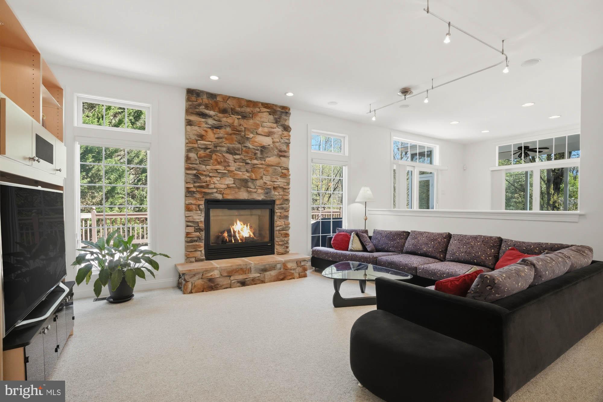 VILLAGE OF RIVER HILL - Residential