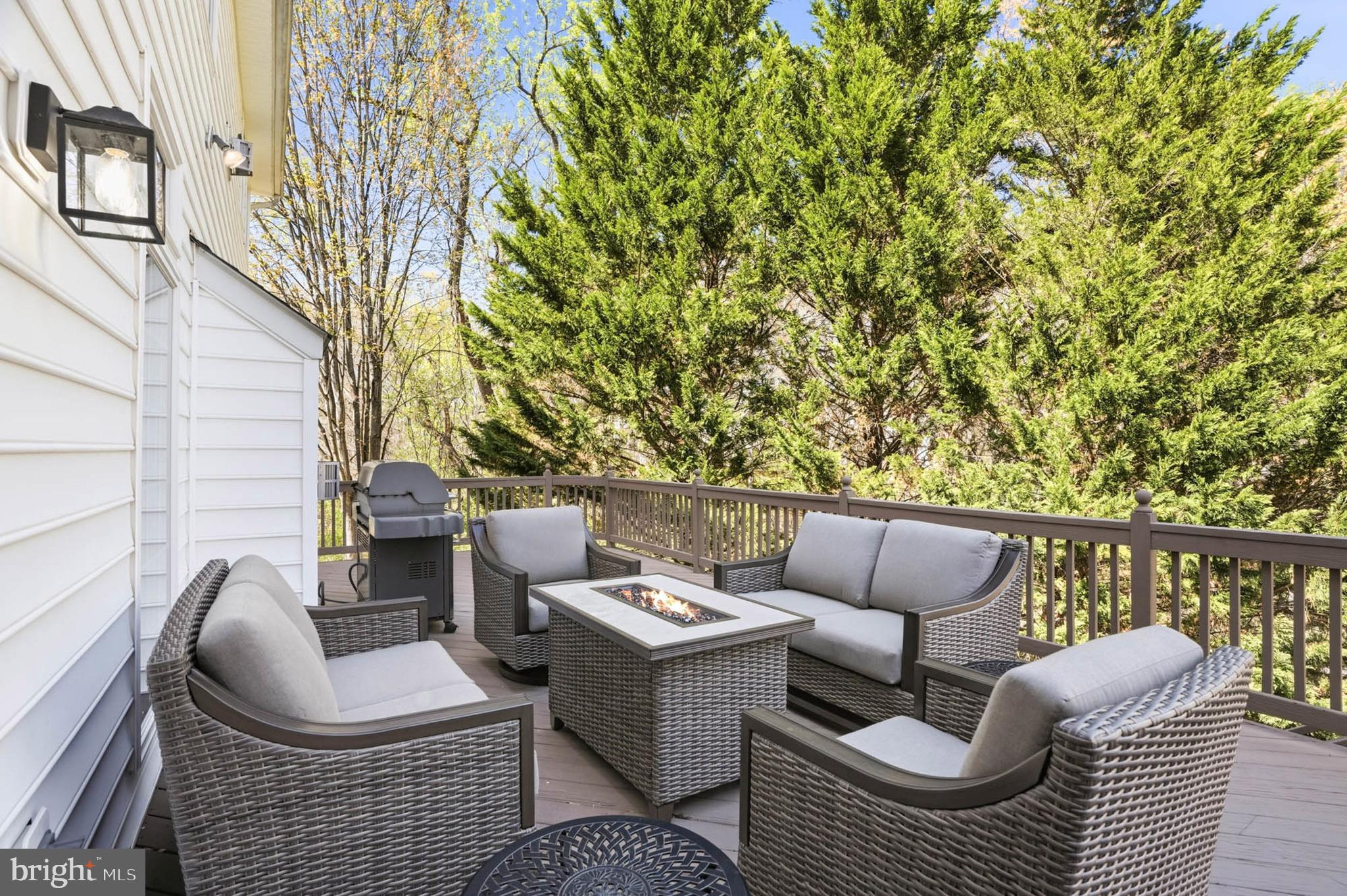 VILLAGE OF RIVER HILL - Residential