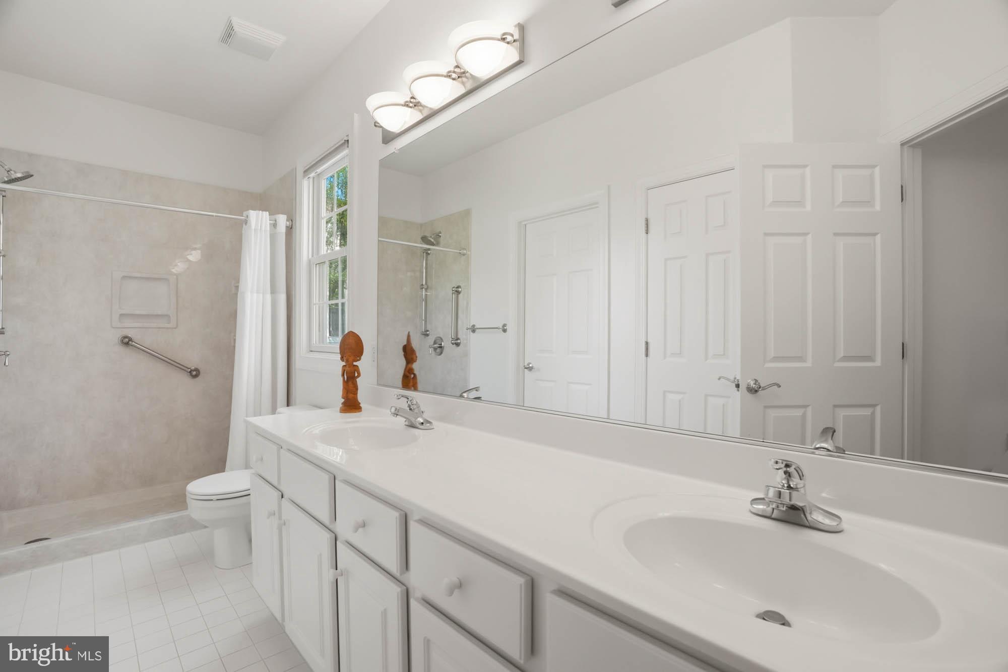 VILLAGE OF RIVER HILL - Residential