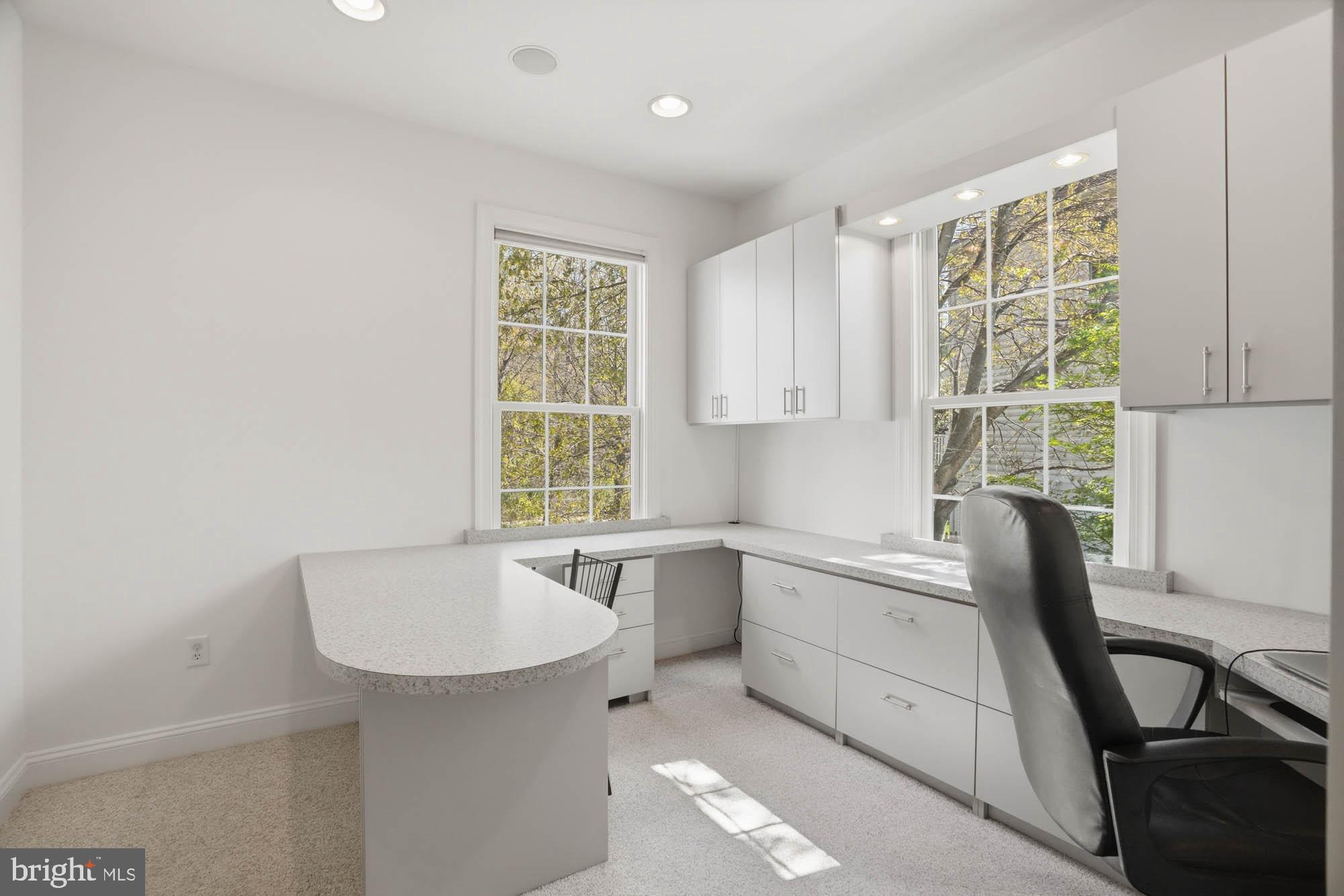 VILLAGE OF RIVER HILL - Residential