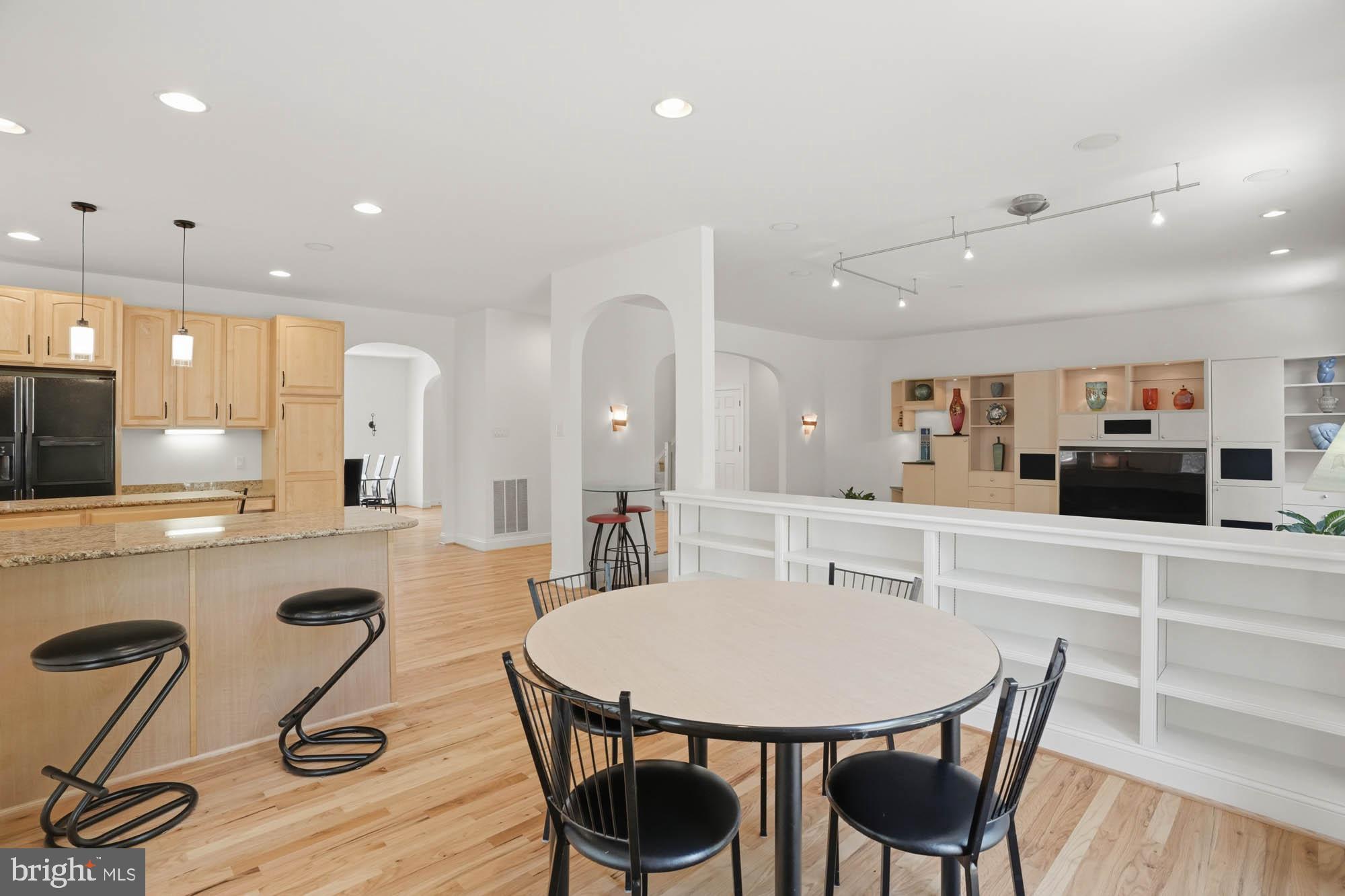 VILLAGE OF RIVER HILL - Residential