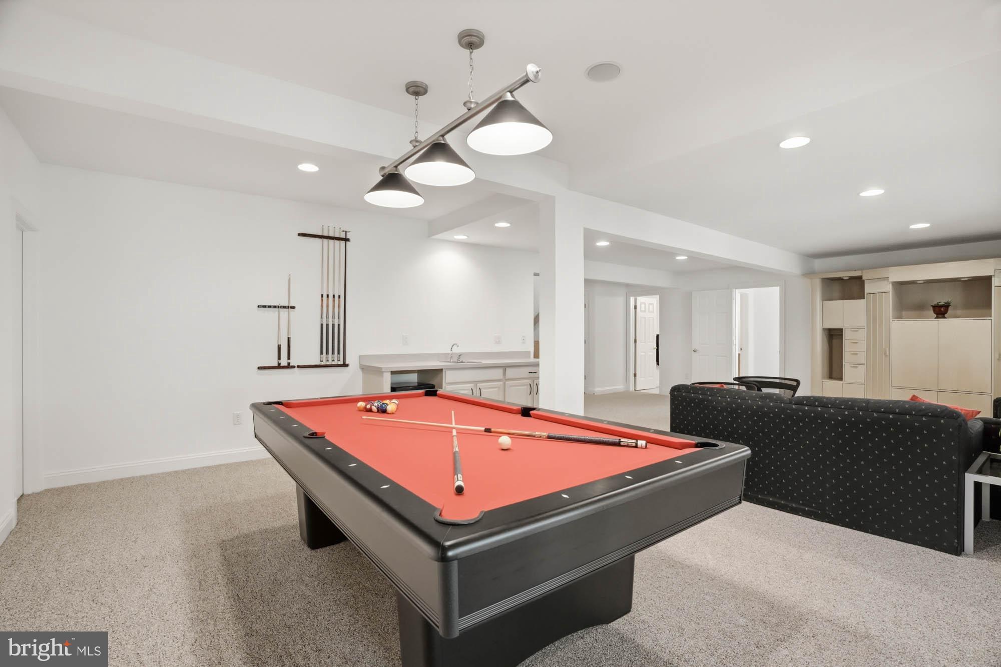 VILLAGE OF RIVER HILL - Residential