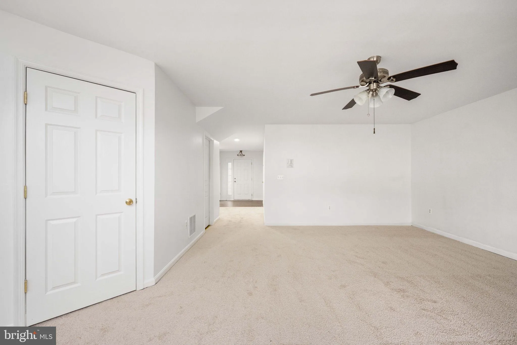 Woodbridge, Virginia 22191, United States, 3 Bedrooms Bedrooms, ,4 BathroomsBathrooms,Residential,Coming Soon,89339