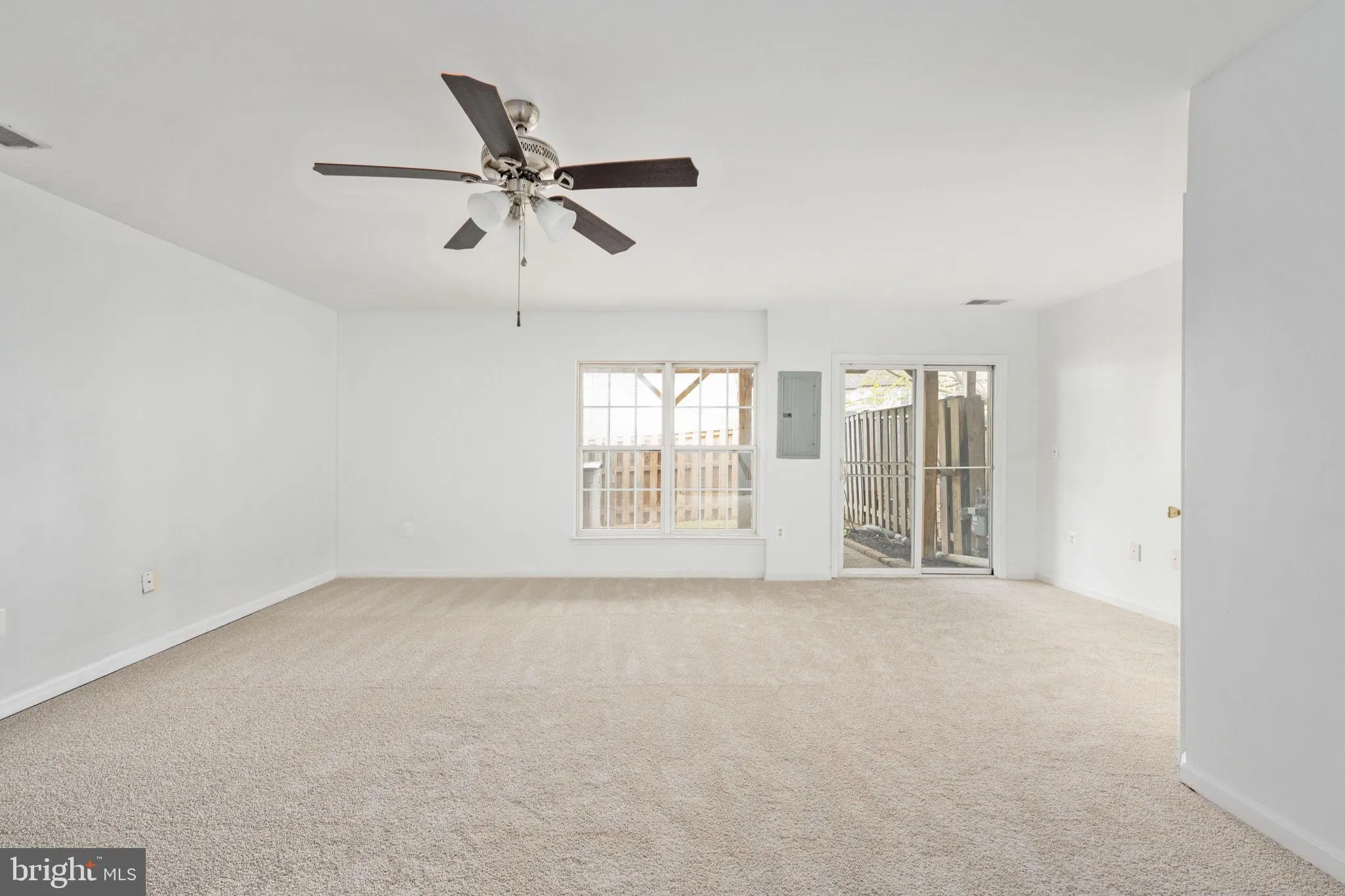 Woodbridge, Virginia 22191, United States, 3 Bedrooms Bedrooms, ,4 BathroomsBathrooms,Residential,Coming Soon,89339