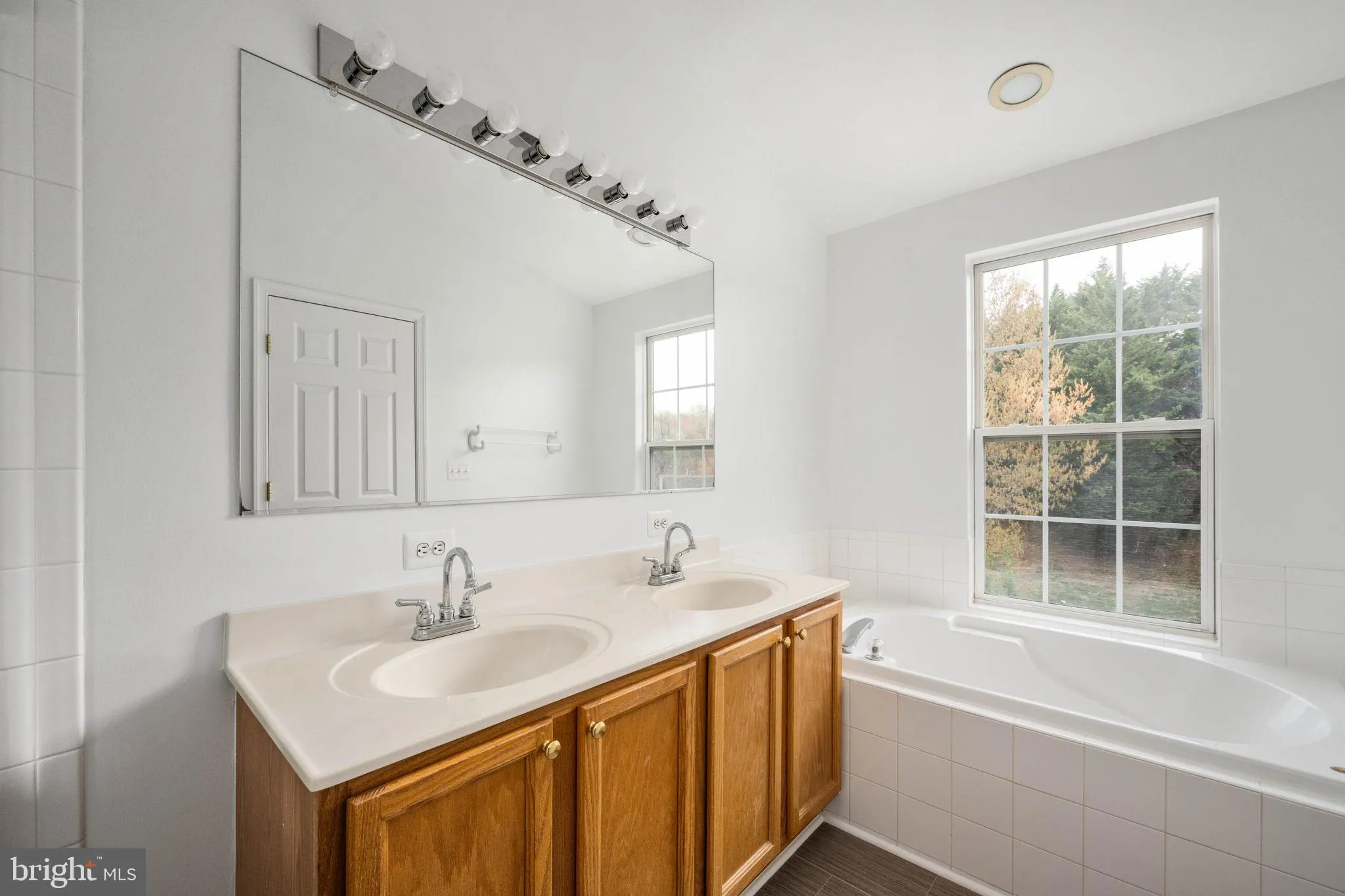 Woodbridge, Virginia 22191, United States, 3 Bedrooms Bedrooms, ,4 BathroomsBathrooms,Residential,Coming Soon,89339