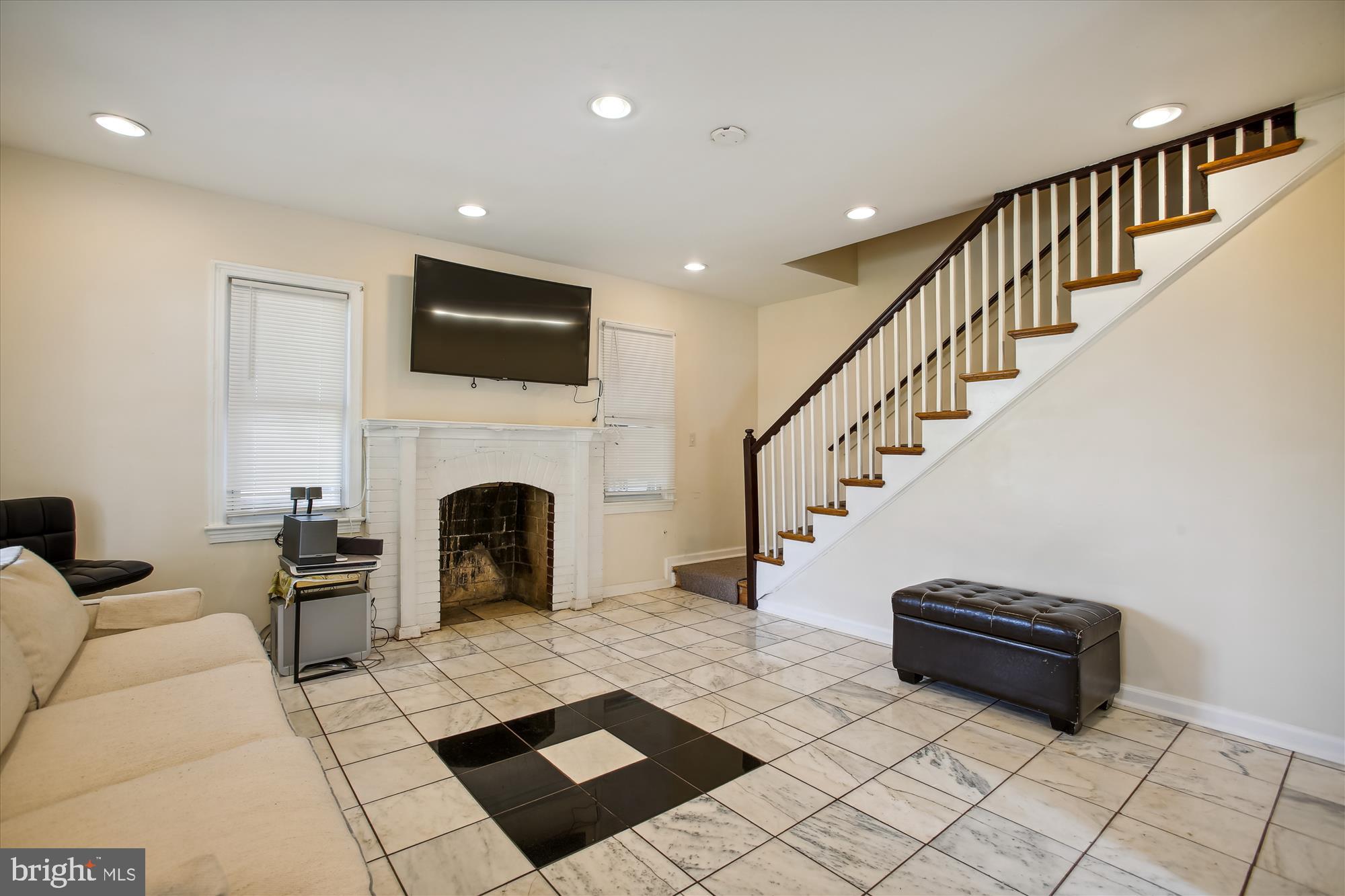 TUCKAHOE VILLAGE - Residential