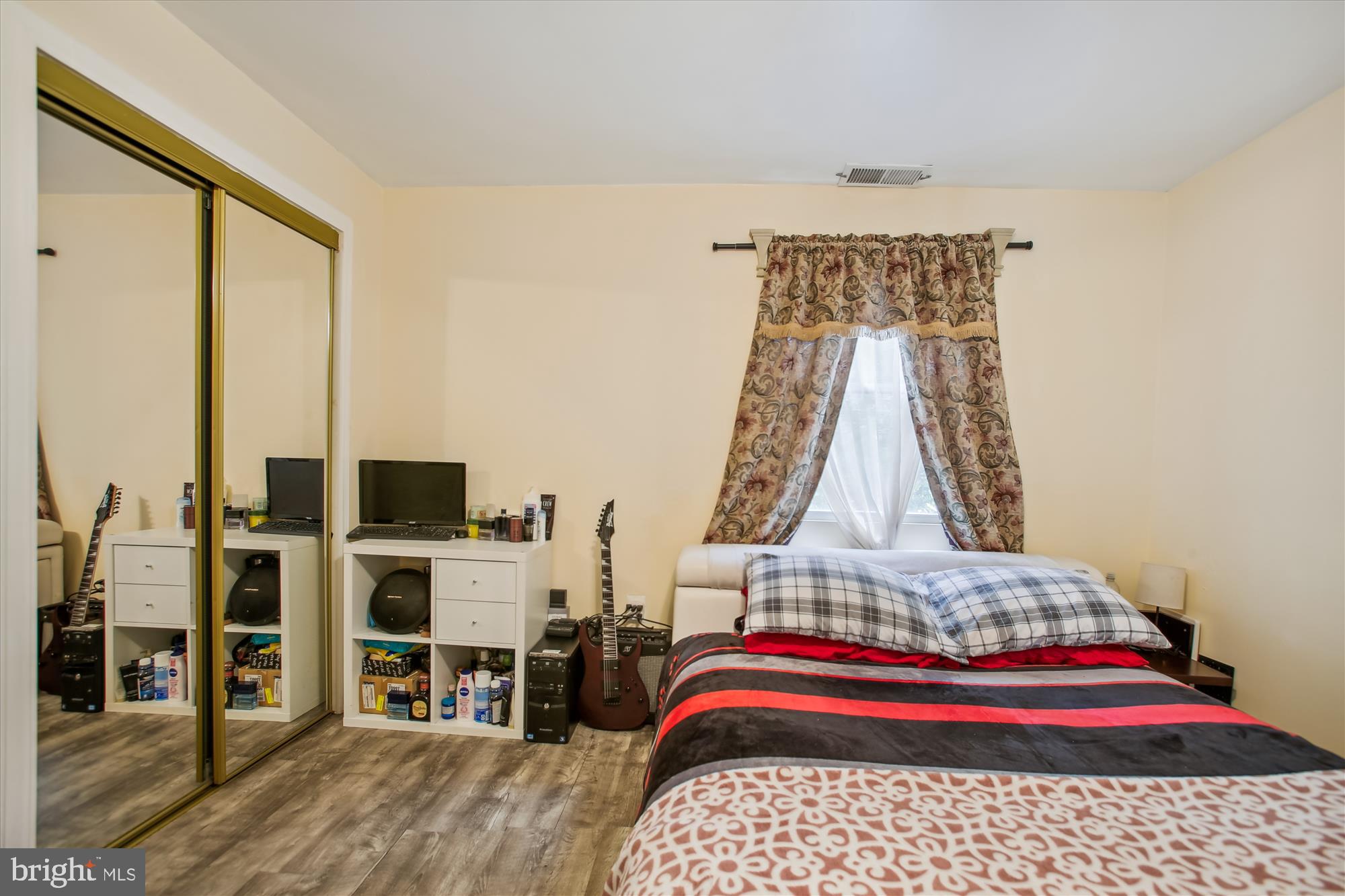 TUCKAHOE VILLAGE - Residential