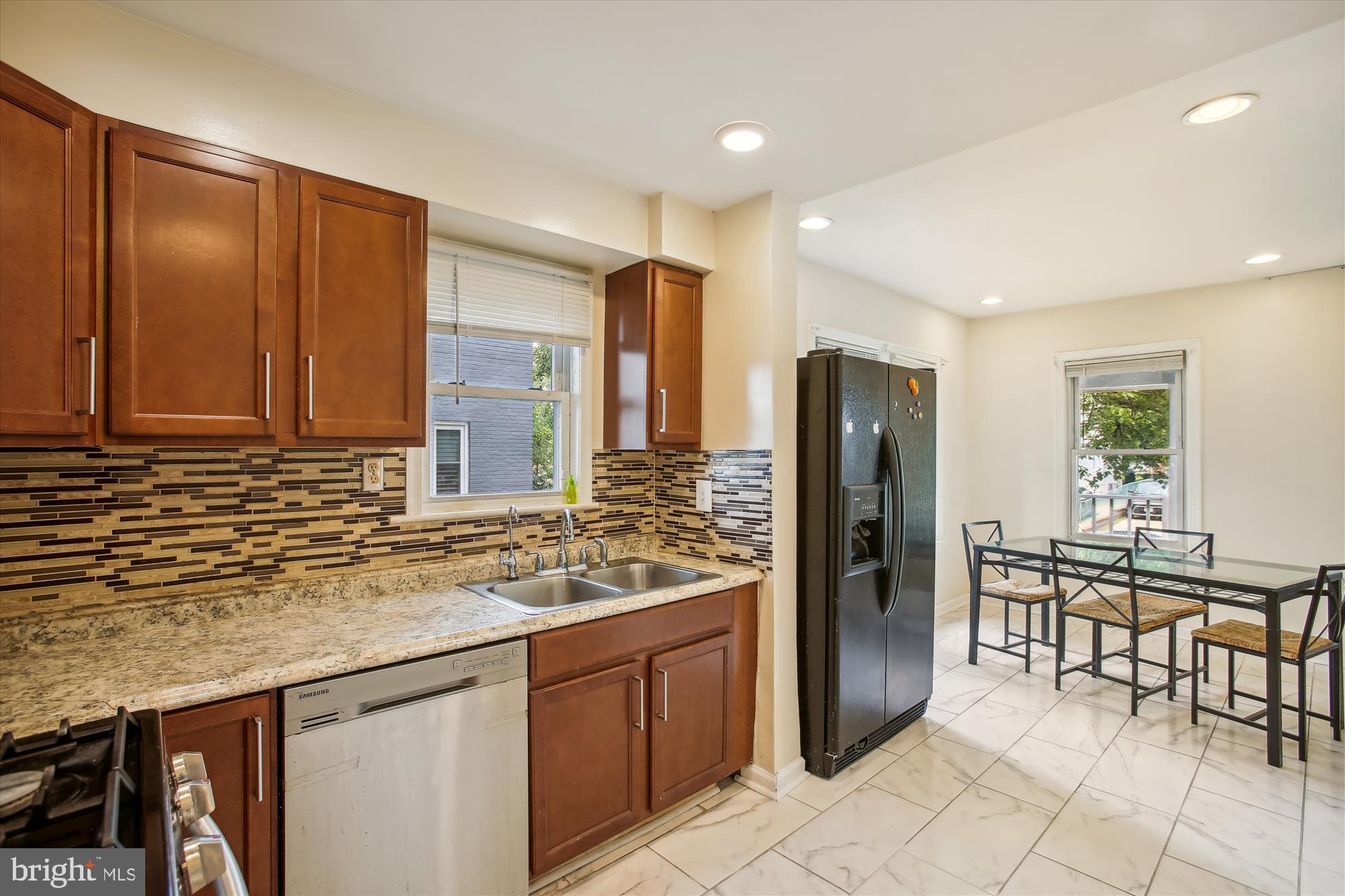 TUCKAHOE VILLAGE - Residential