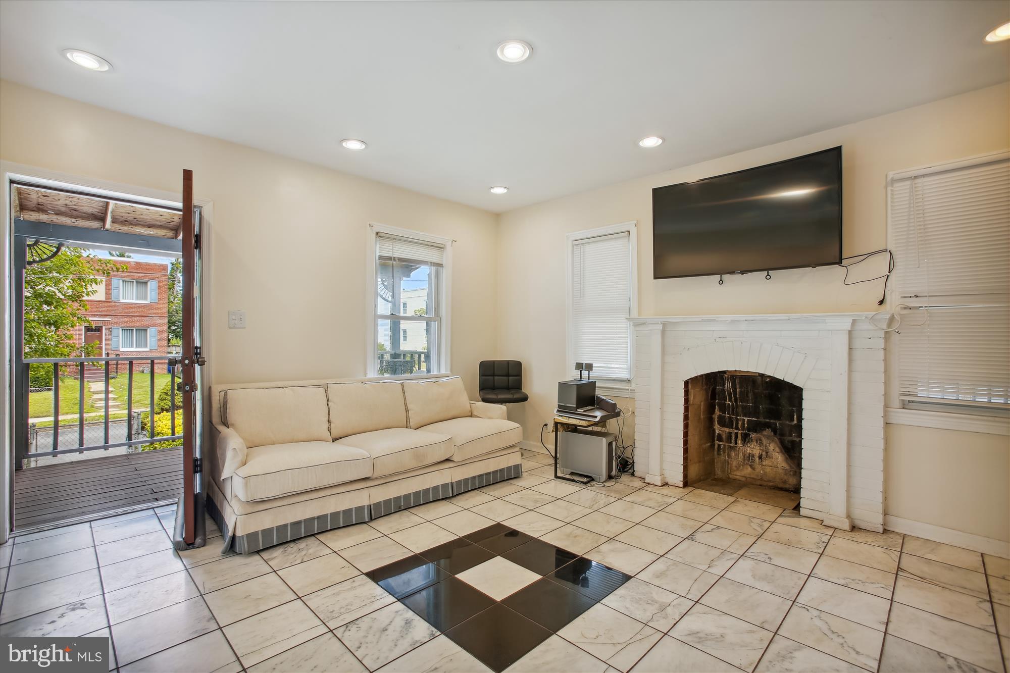 TUCKAHOE VILLAGE - Residential