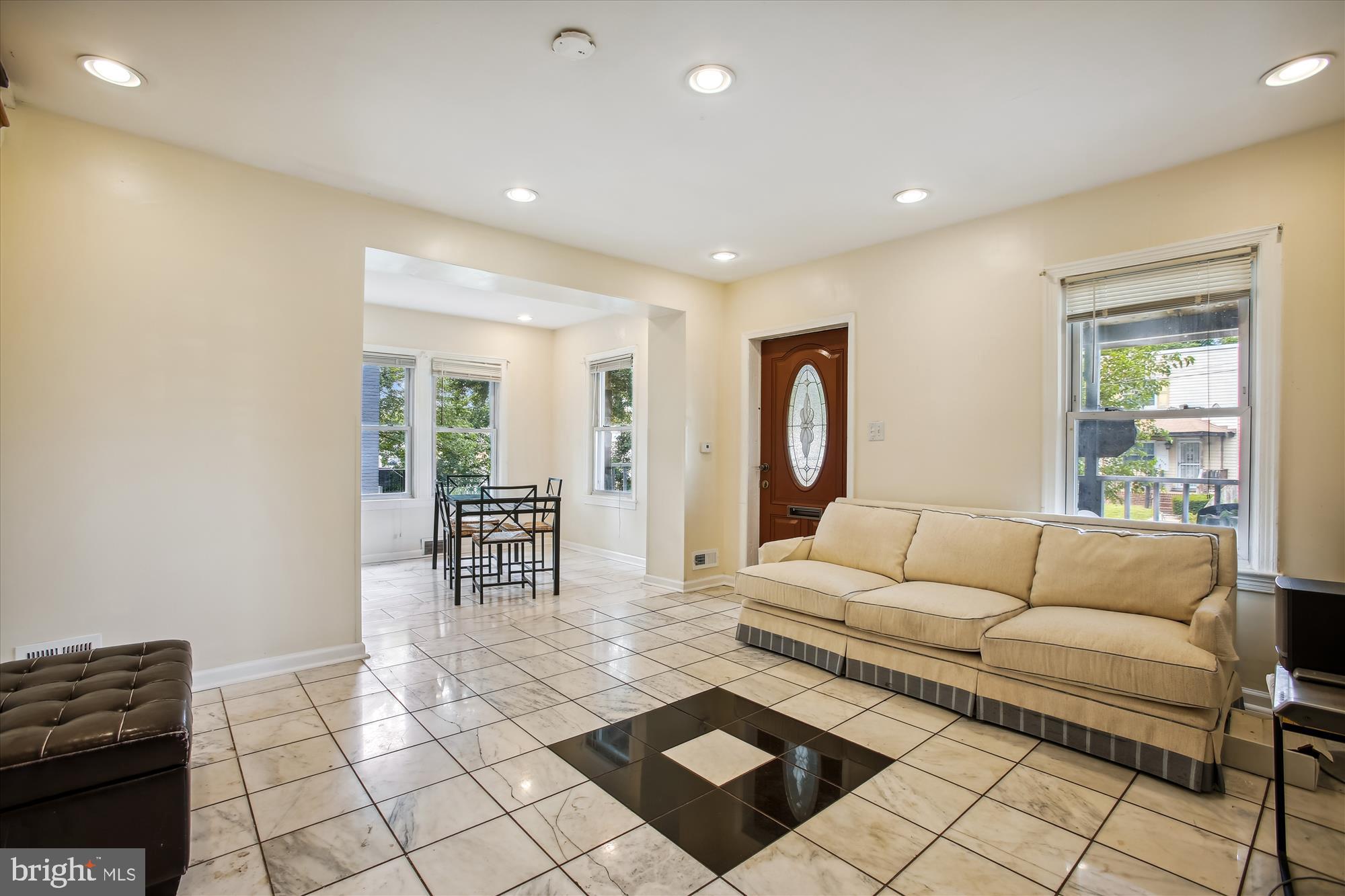 TUCKAHOE VILLAGE - Residential