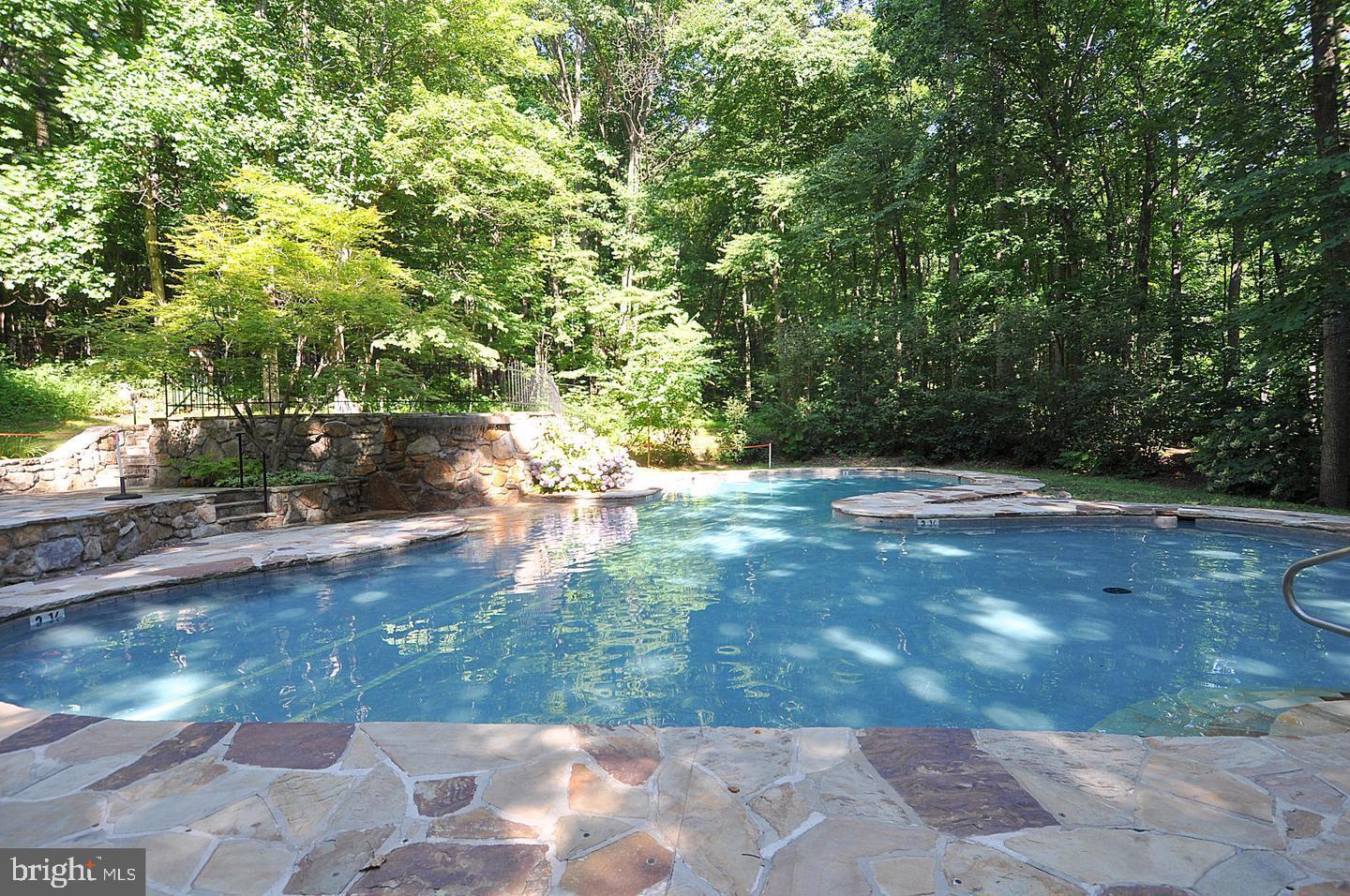 COOLFONT MOUNTAINSIDE - Residential