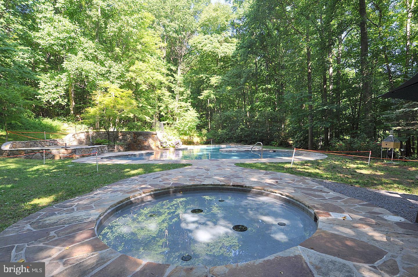 COOLFONT MOUNTAINSIDE - Residential