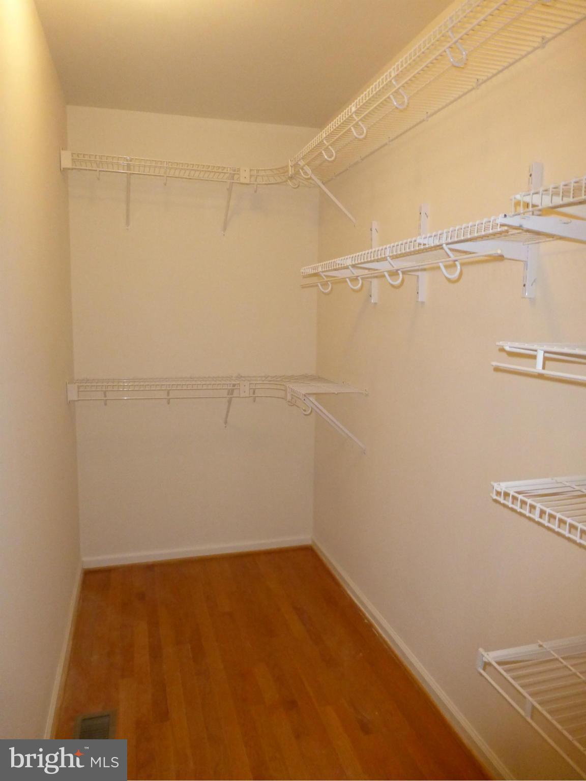 LOWENFELD - Residential