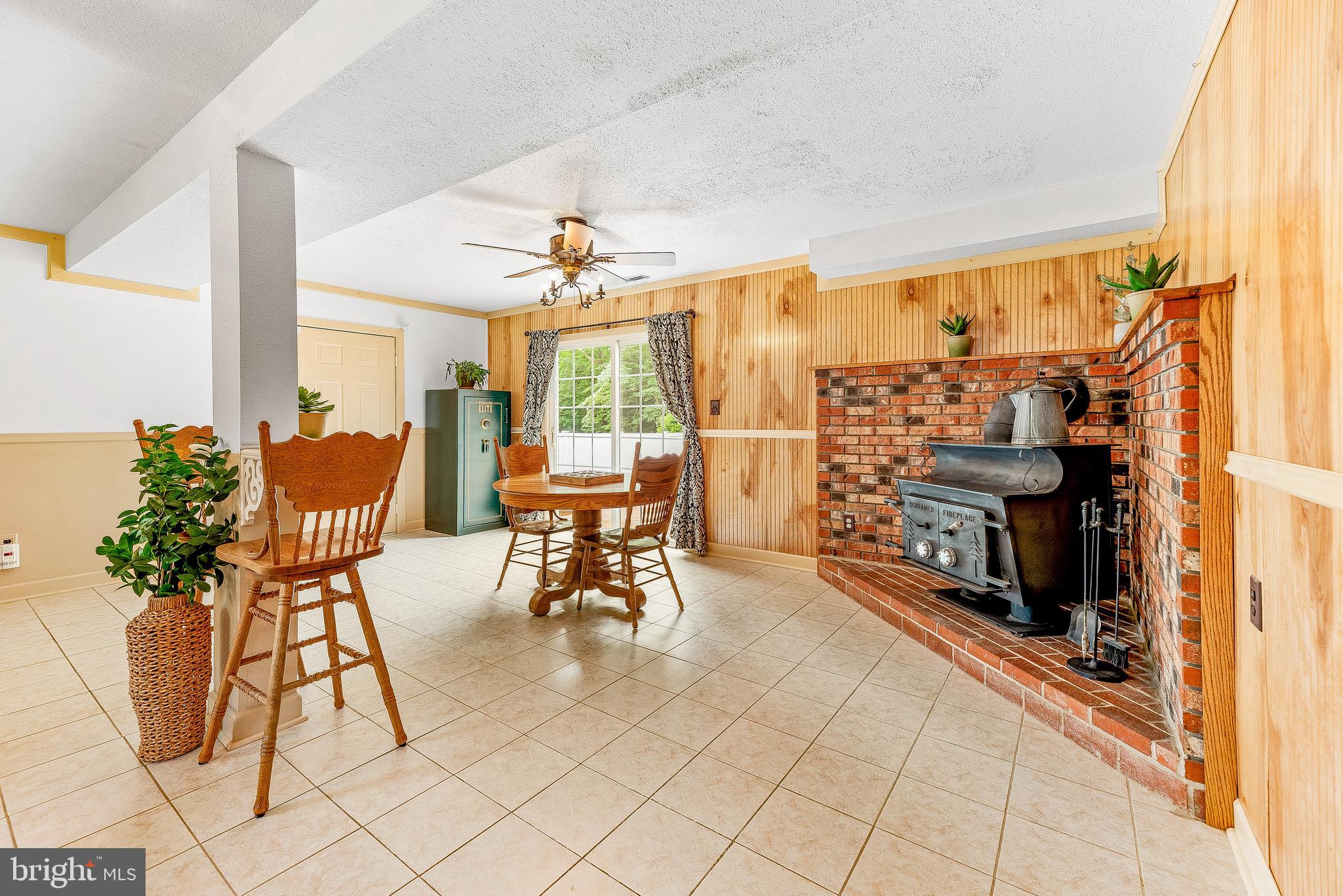 BATES ACRES - Residential