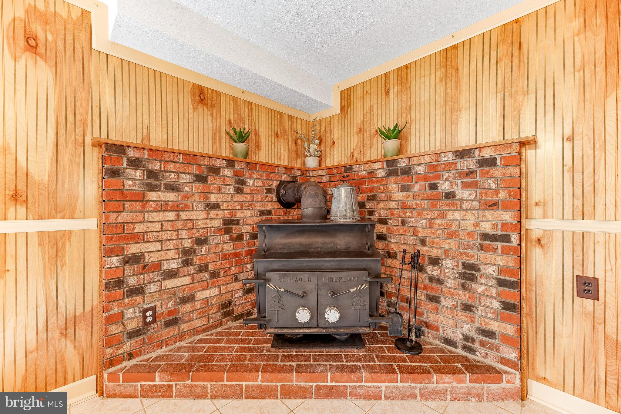 BATES ACRES - Residential