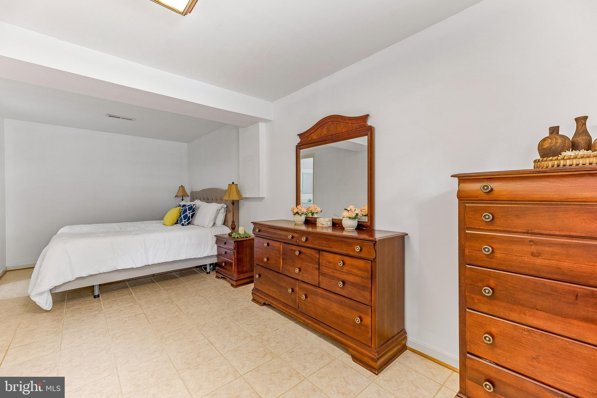 BATES ACRES - Residential