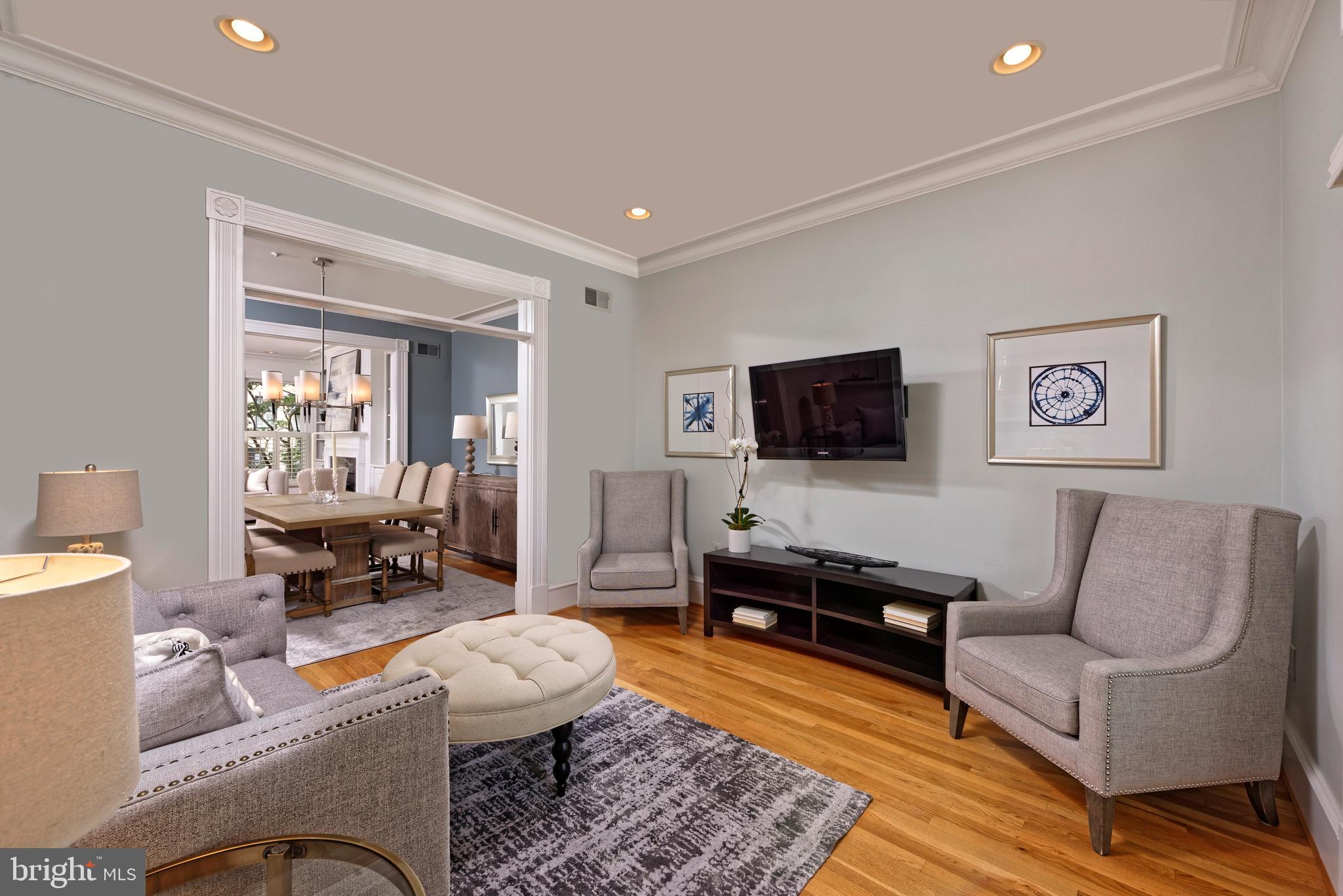 QUEENS ROW - Residential