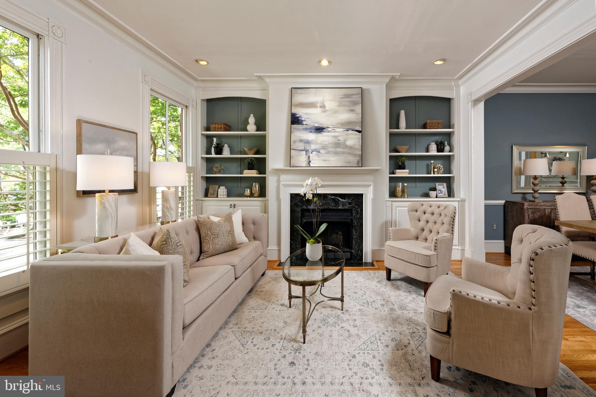 QUEENS ROW - Residential