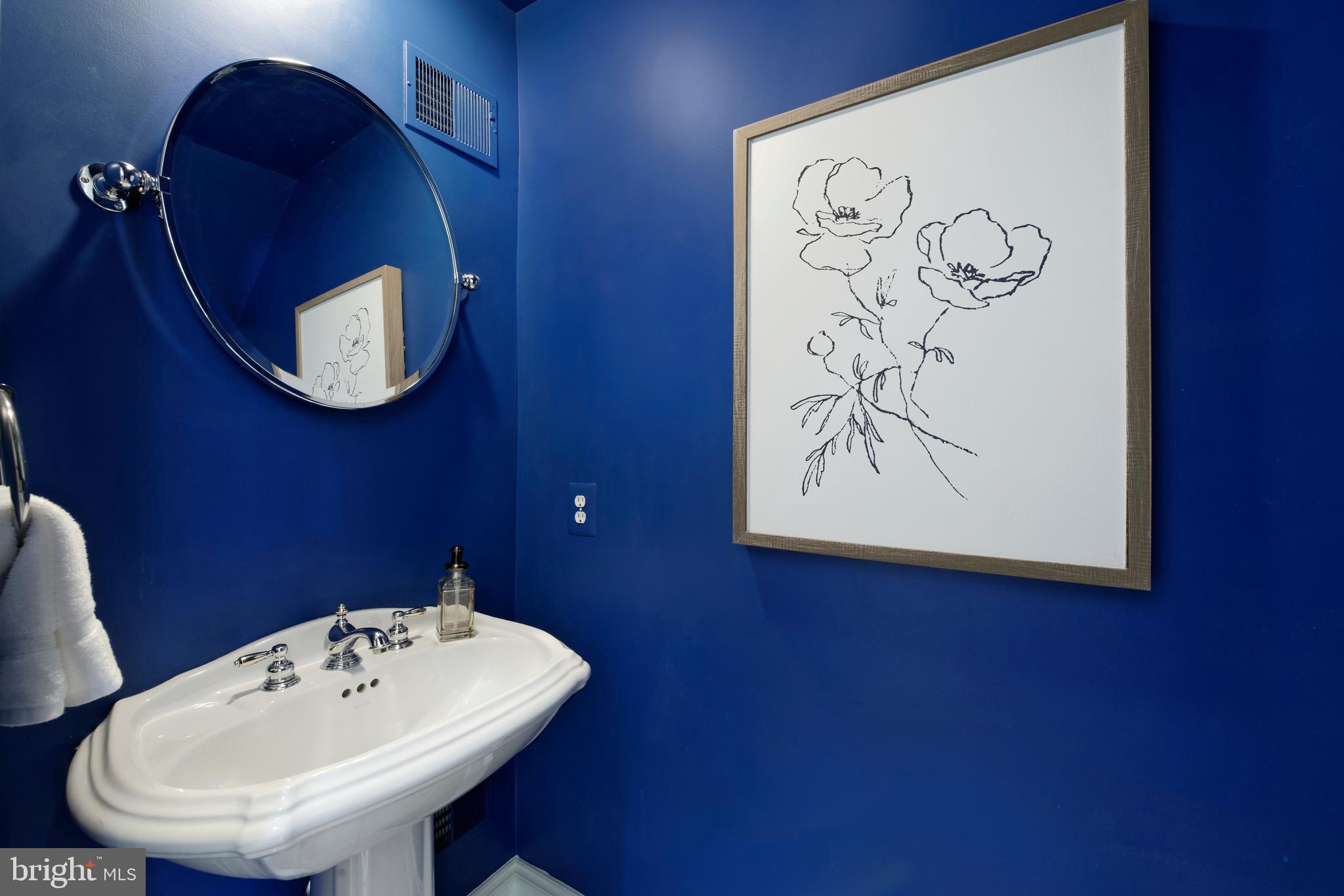 QUEENS ROW - Residential