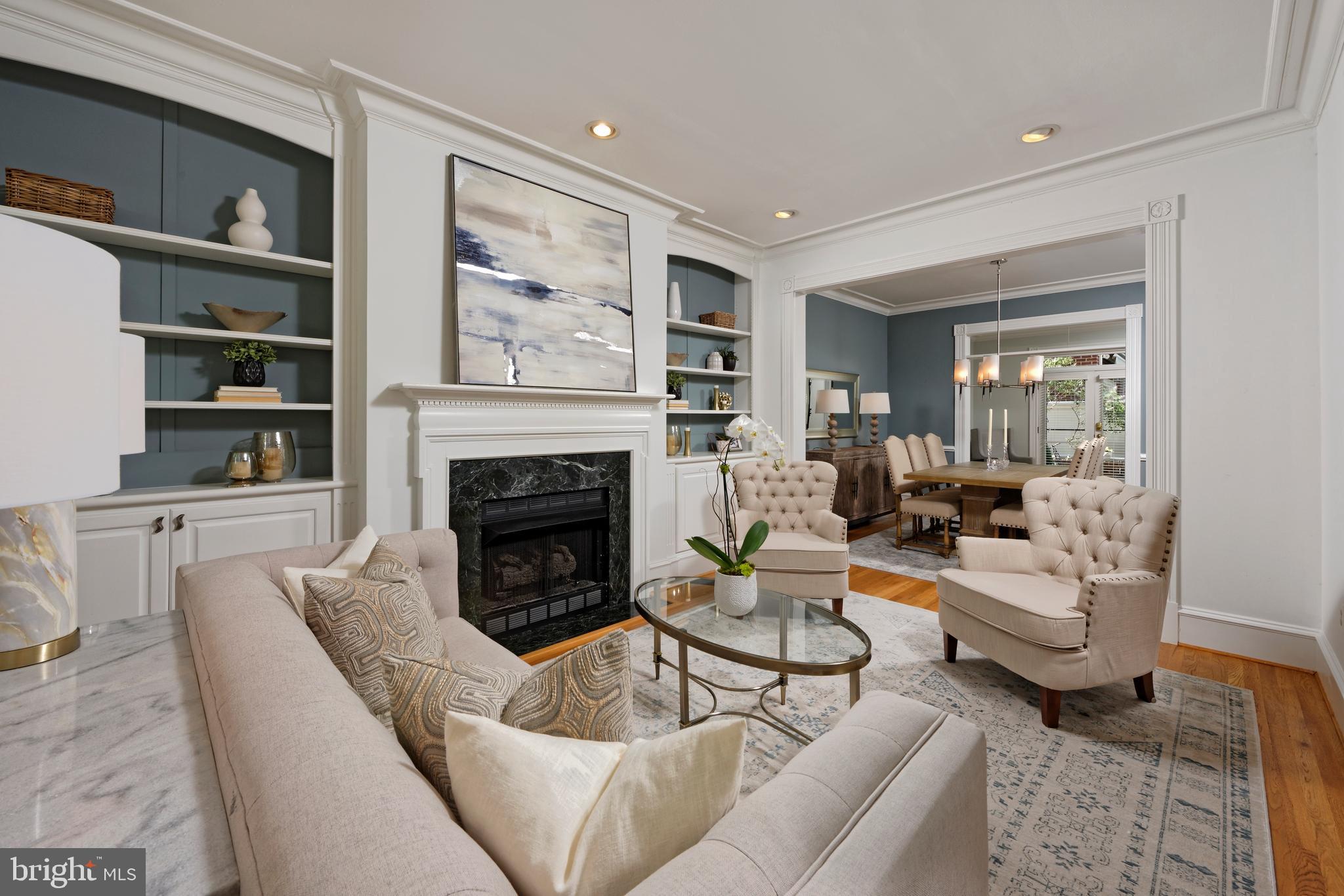 QUEENS ROW - Residential