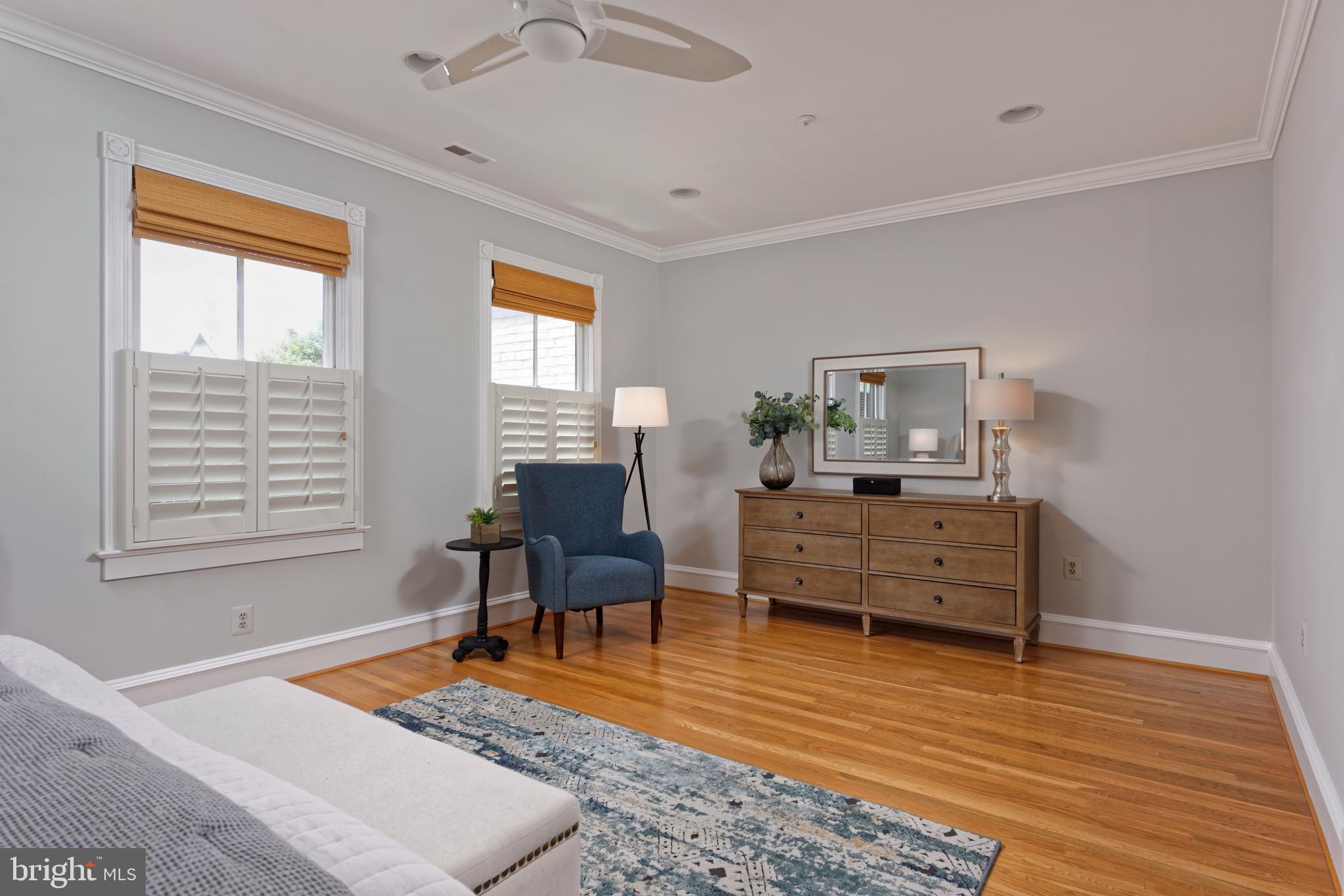 QUEENS ROW - Residential